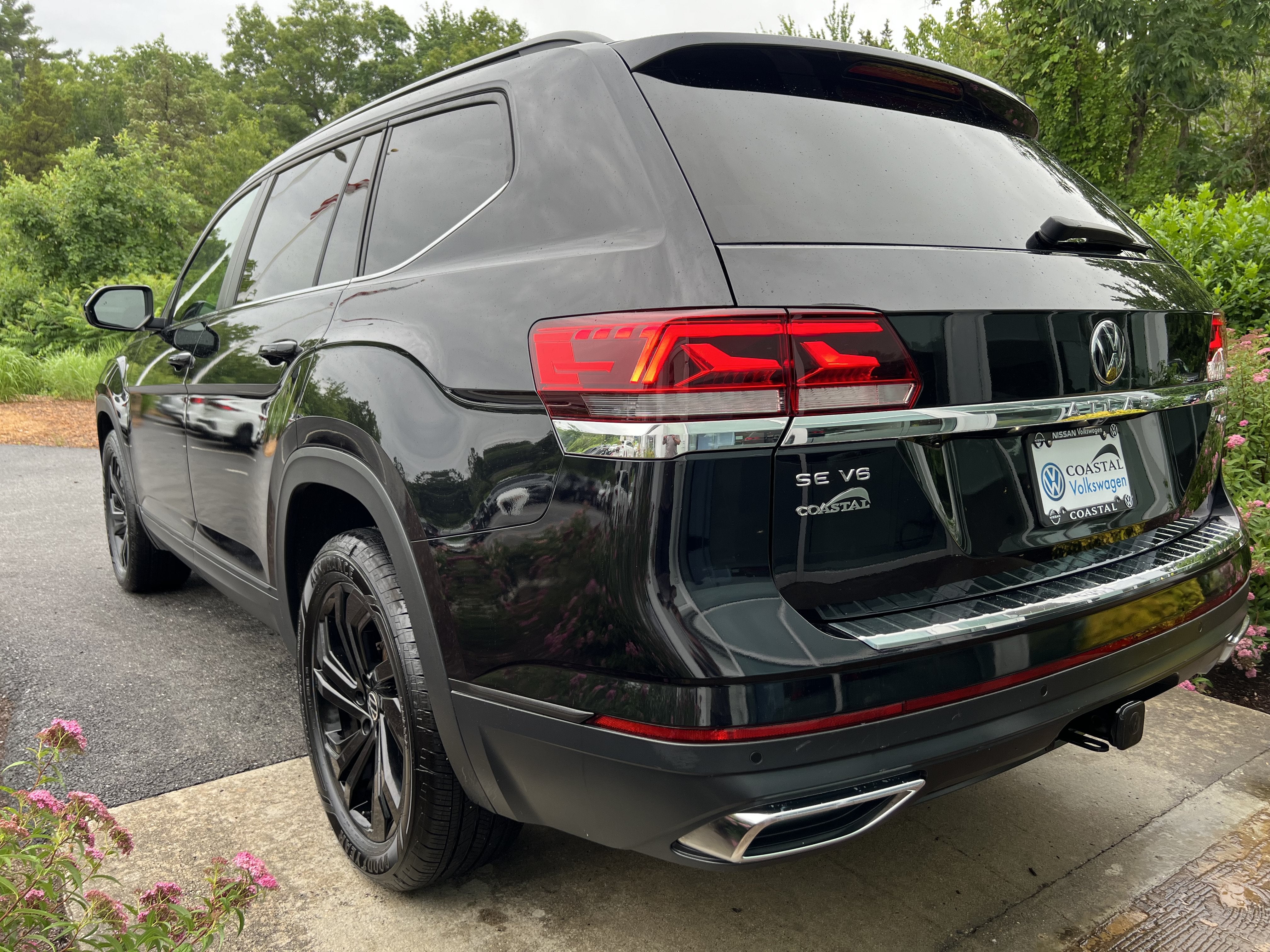 2023 Volkswagen Atlas 3.6L V6 SE w/Technology W/Panoramic Sunroof & Black Wheel Package