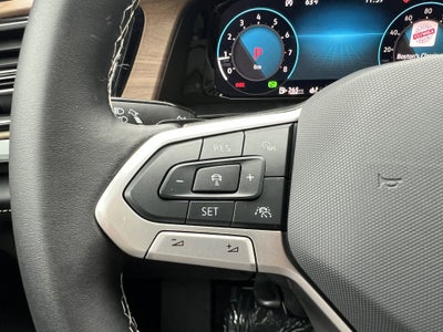 2024 Volkswagen Atlas 2.0T SE w/Technology w/panoramic sunroof and BWP