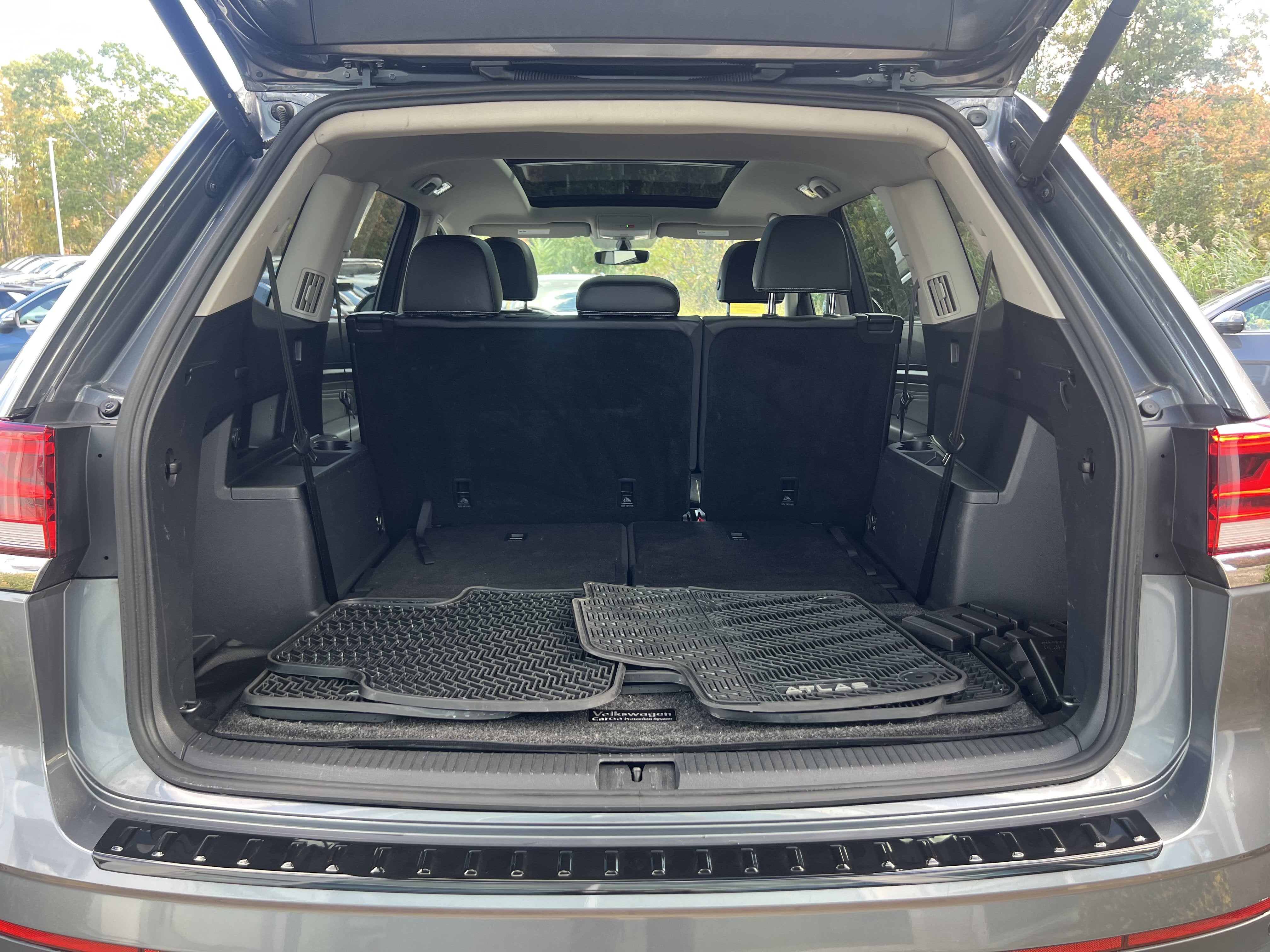 2023 Volkswagen Atlas 3.6L V6 SE w/Technology w/sunroof