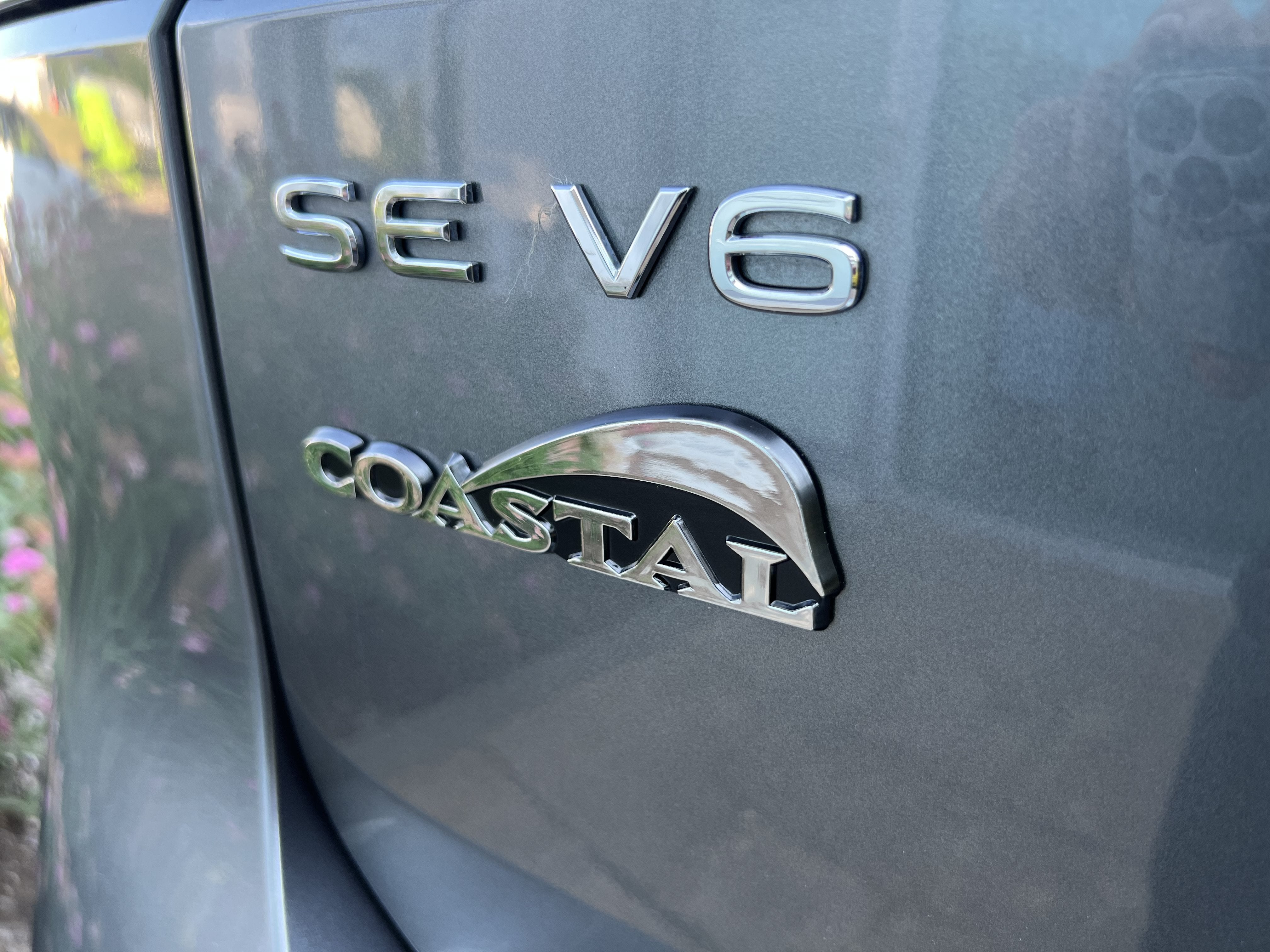 2023 Volkswagen Atlas 3.6L V6 SE w/Technology W/Panoramic Sunroof & Captains Chairs