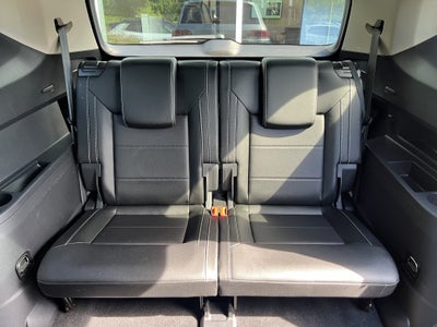 2023 Volkswagen Atlas 3.6L V6 SE w/Technology W/Panoramic Sunroof & Captains Chairs