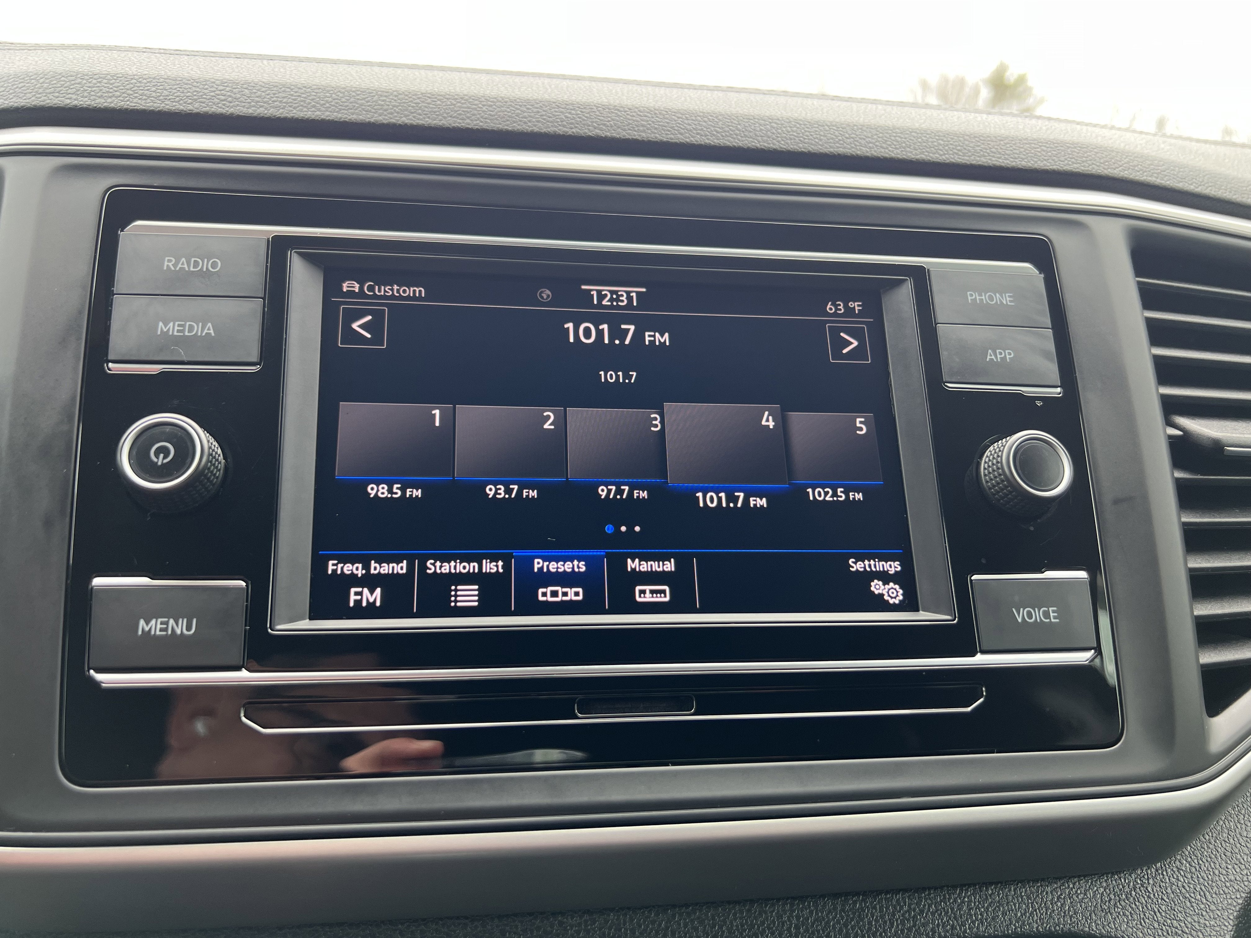 2023 Volkswagen Atlas Cross Sport 2.0T SE