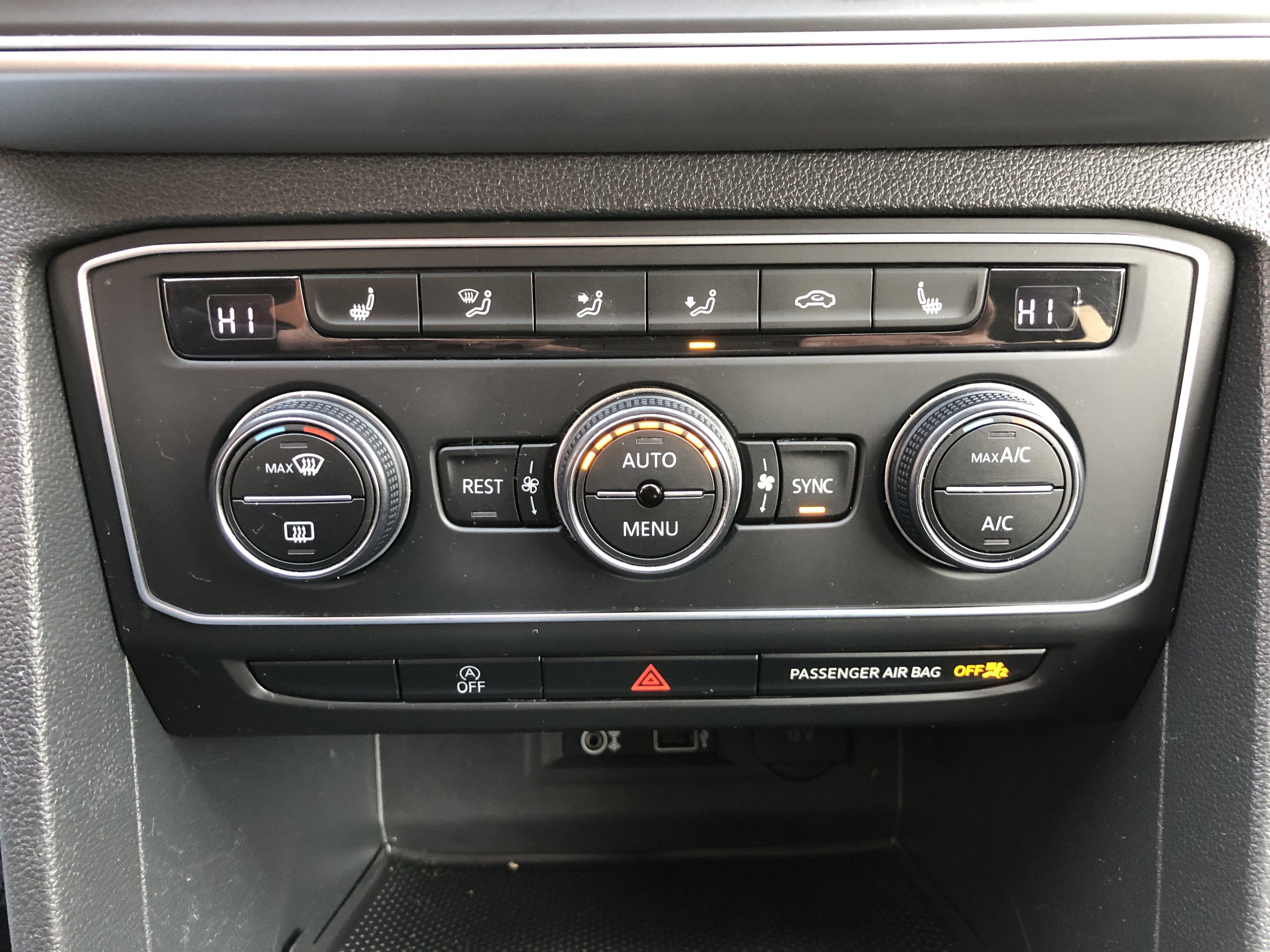 2018 Volkswagen Atlas 3.6L V6 SE w/Technology R-Line