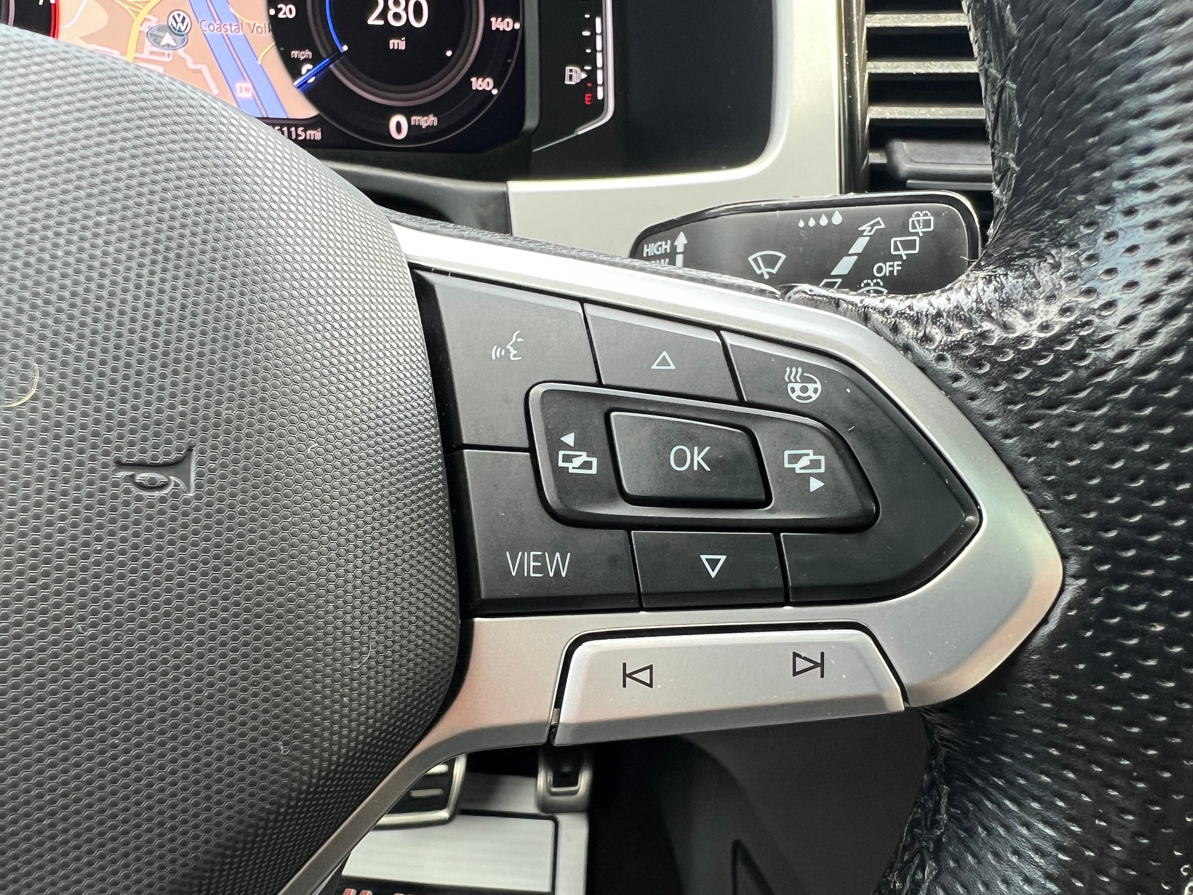 2022 Volkswagen Atlas Cross Sport 3.6L V6 SEL R-Line