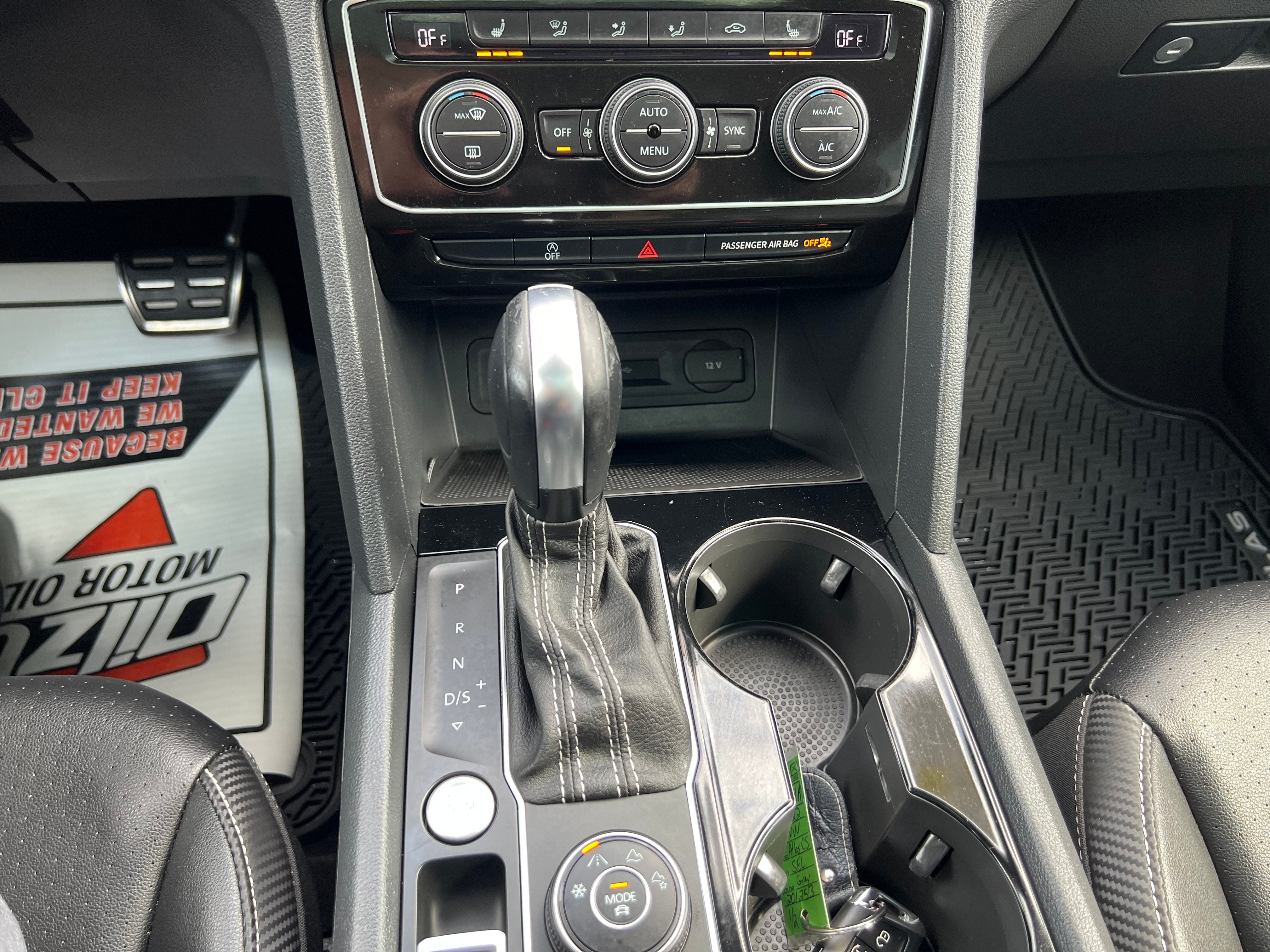 2022 Volkswagen Atlas Cross Sport 3.6L V6 SEL R-Line