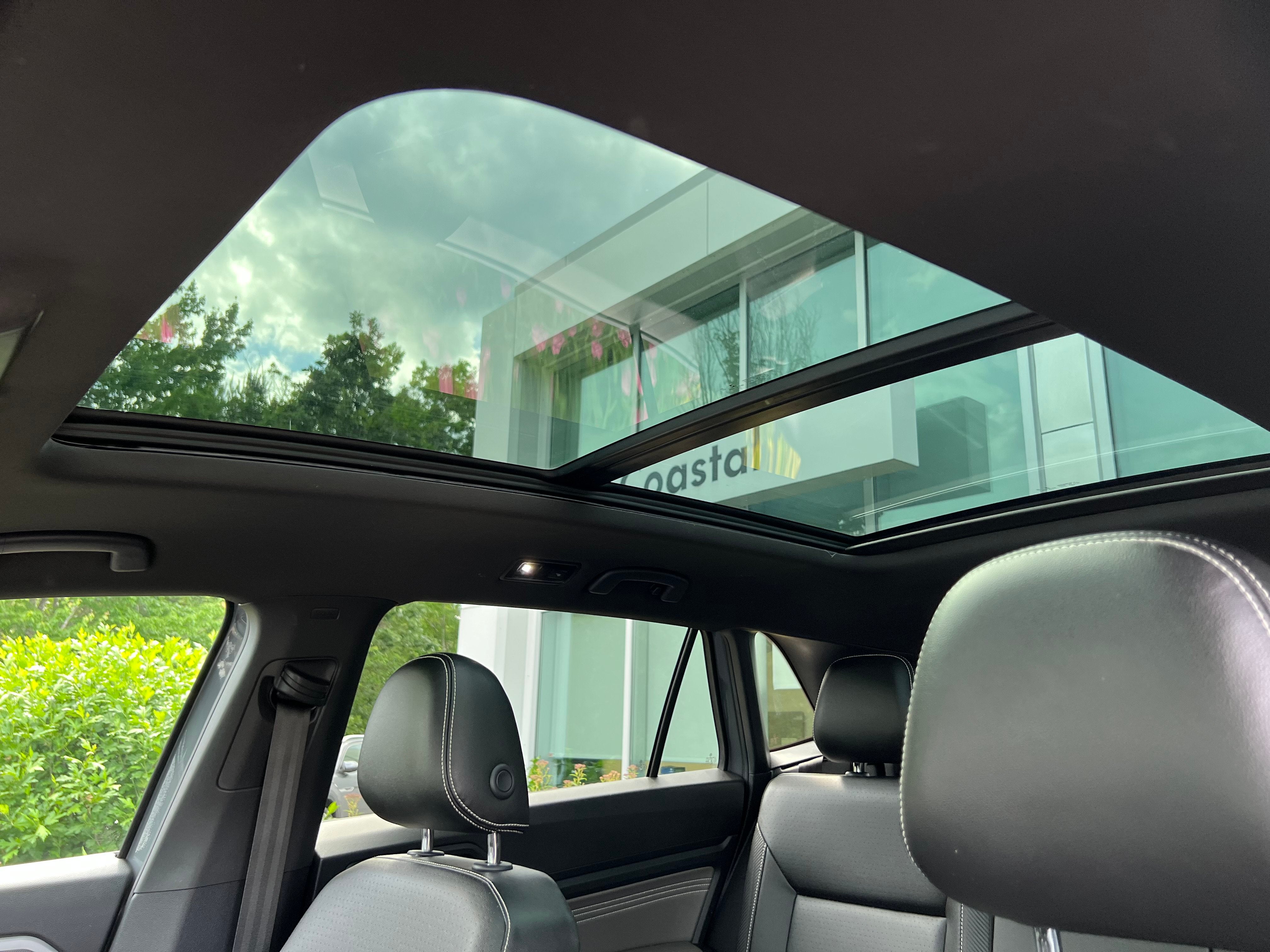 2022 Volkswagen Atlas Cross Sport 3.6L V6 SEL R-Line