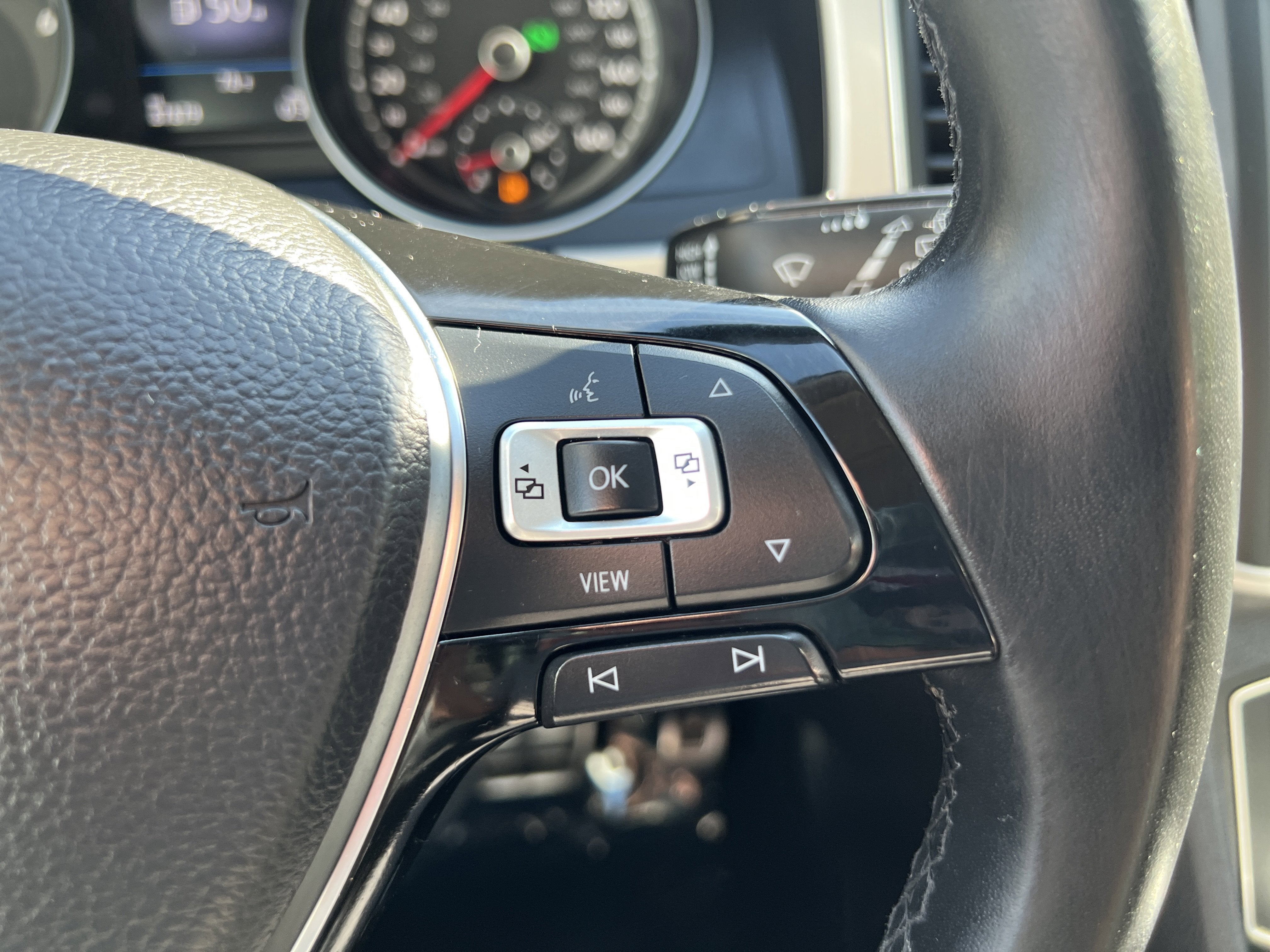 2019 Volkswagen Atlas 3.6L V6 SE w/Technology R-Line