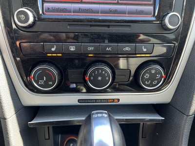 2013 Volkswagen Passat TDI SE w/Sunroof