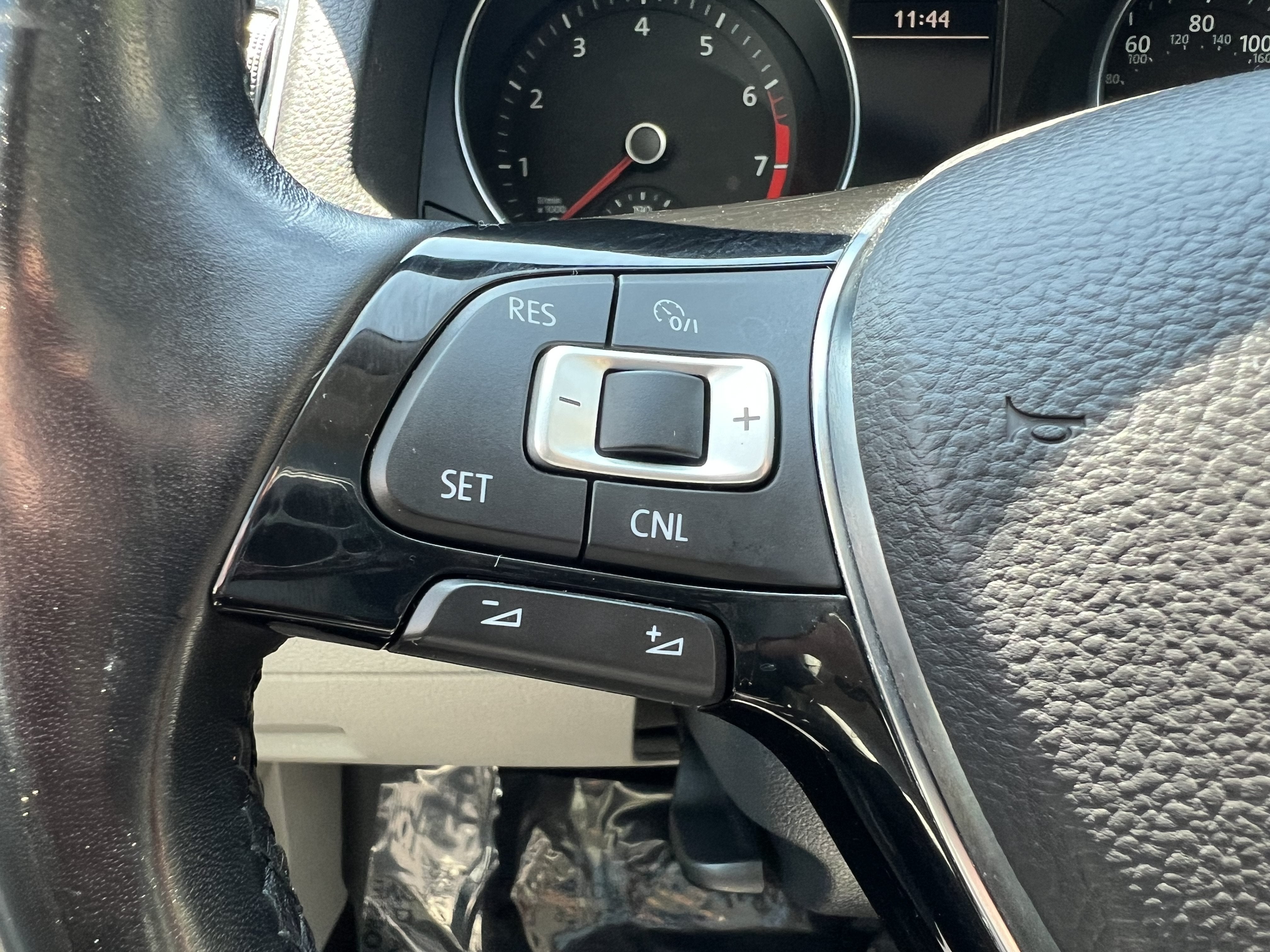 2017 Volkswagen Passat 1.8T SE