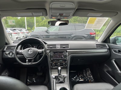 2017 Volkswagen Passat 1.8T SE w/Technology