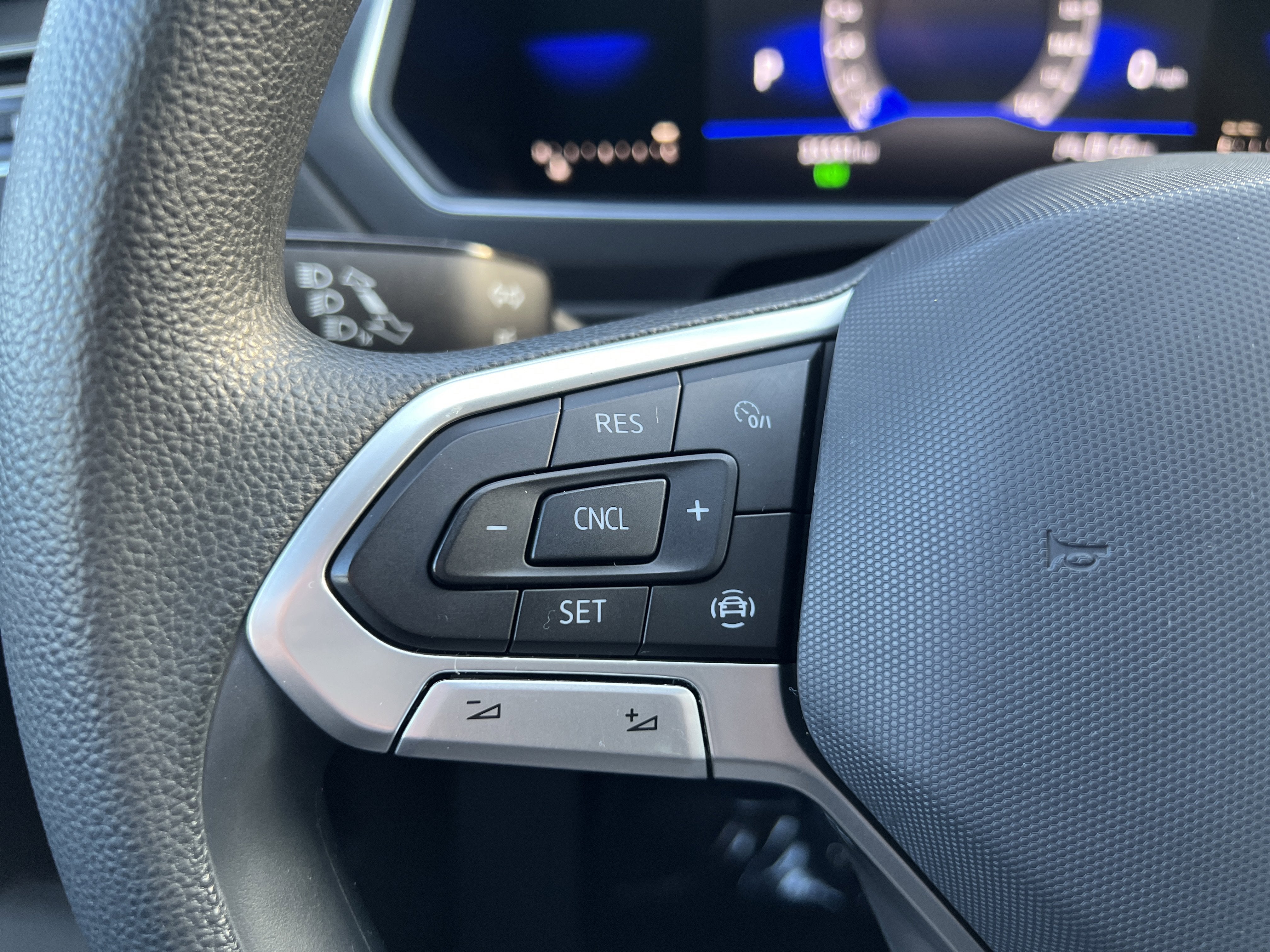 2022 Volkswagen Tiguan S