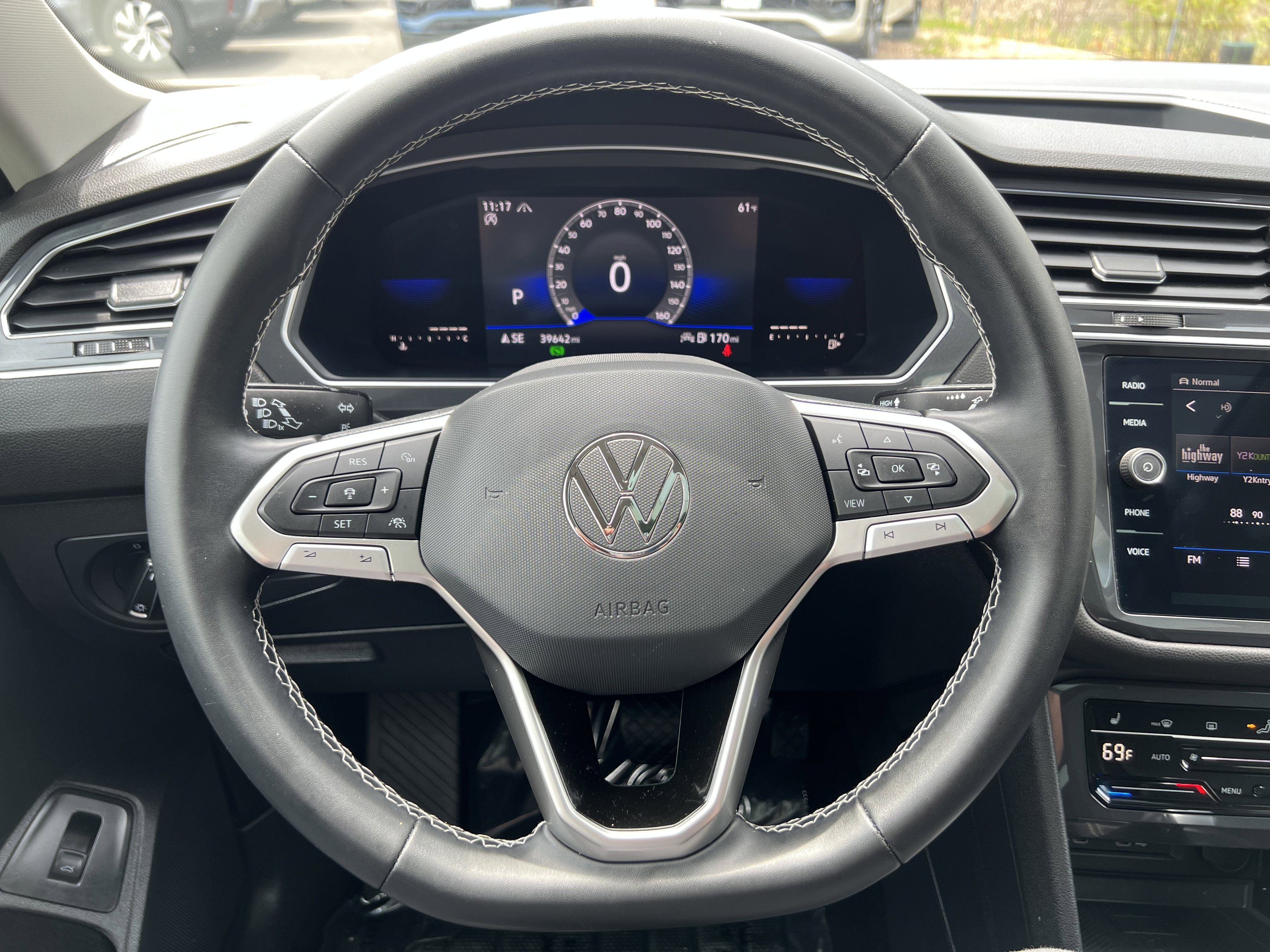2022 Volkswagen Tiguan SE