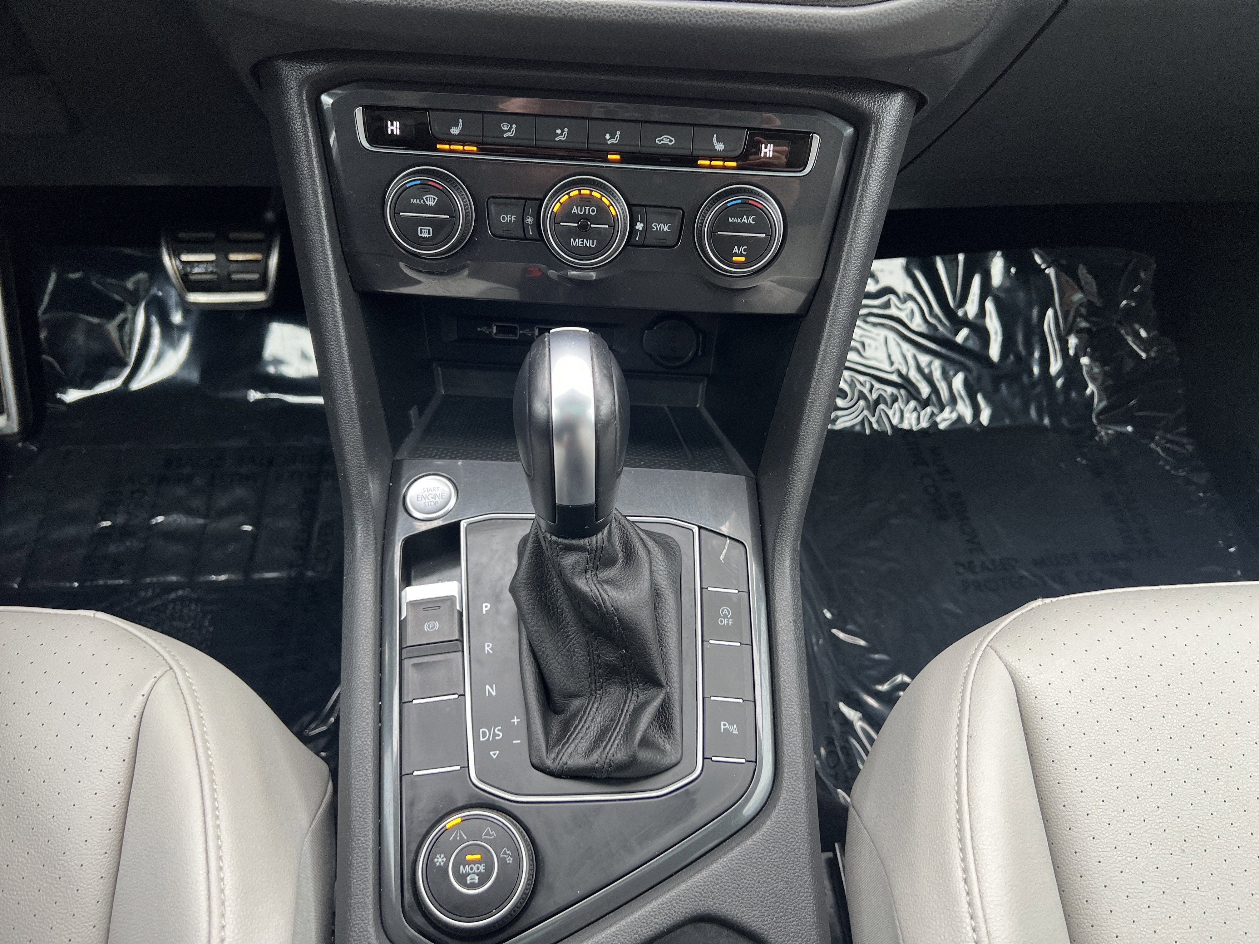 2020 Volkswagen Tiguan SE R-Line Black