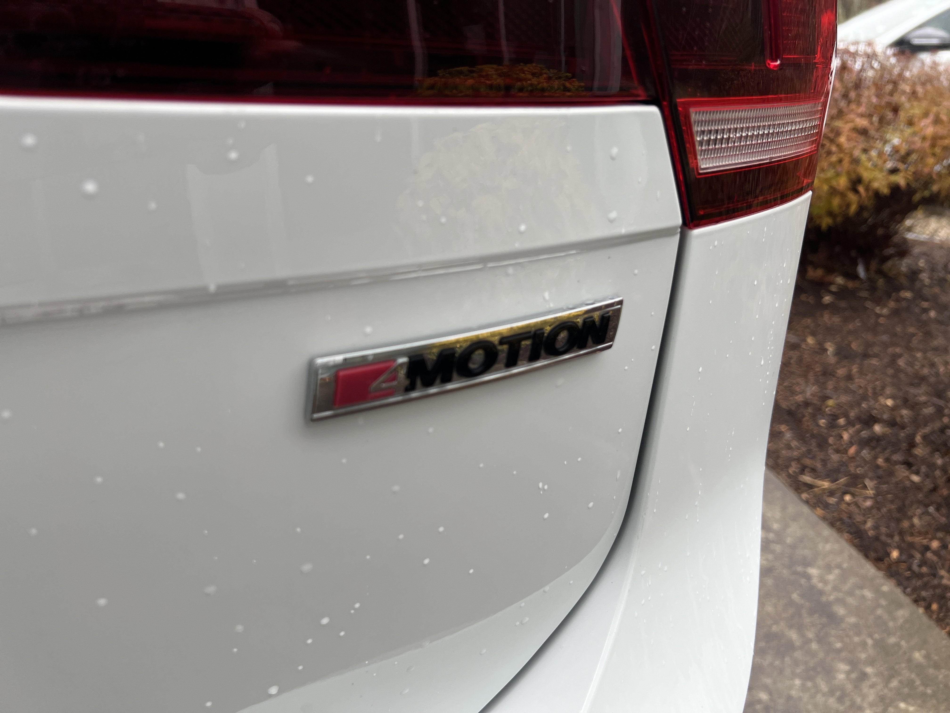 2020 Volkswagen Tiguan SE R-Line Black