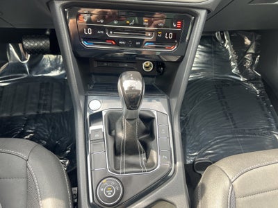 2025 Volkswagen Taos SE Black