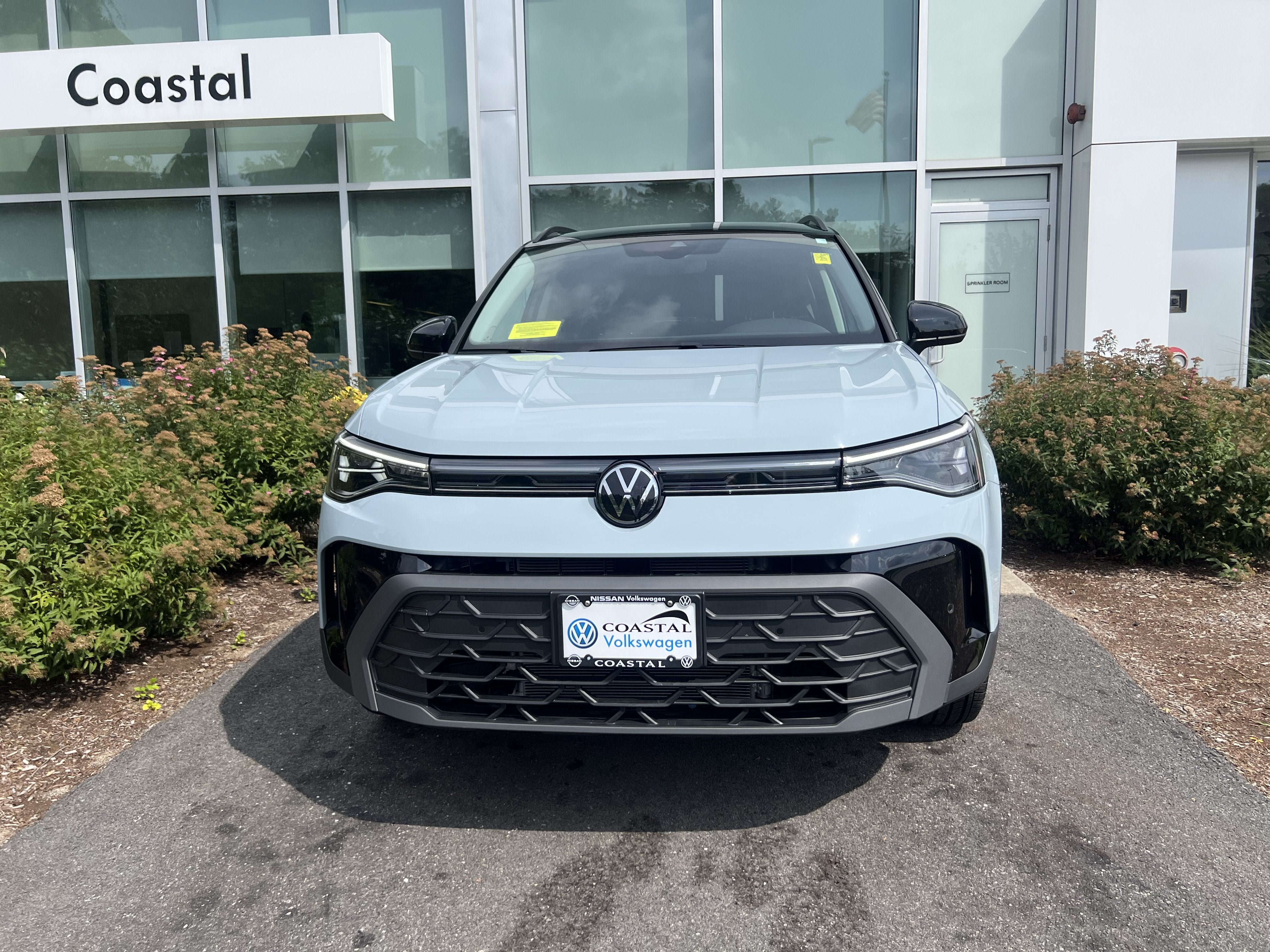 2025 Volkswagen Taos SE Black