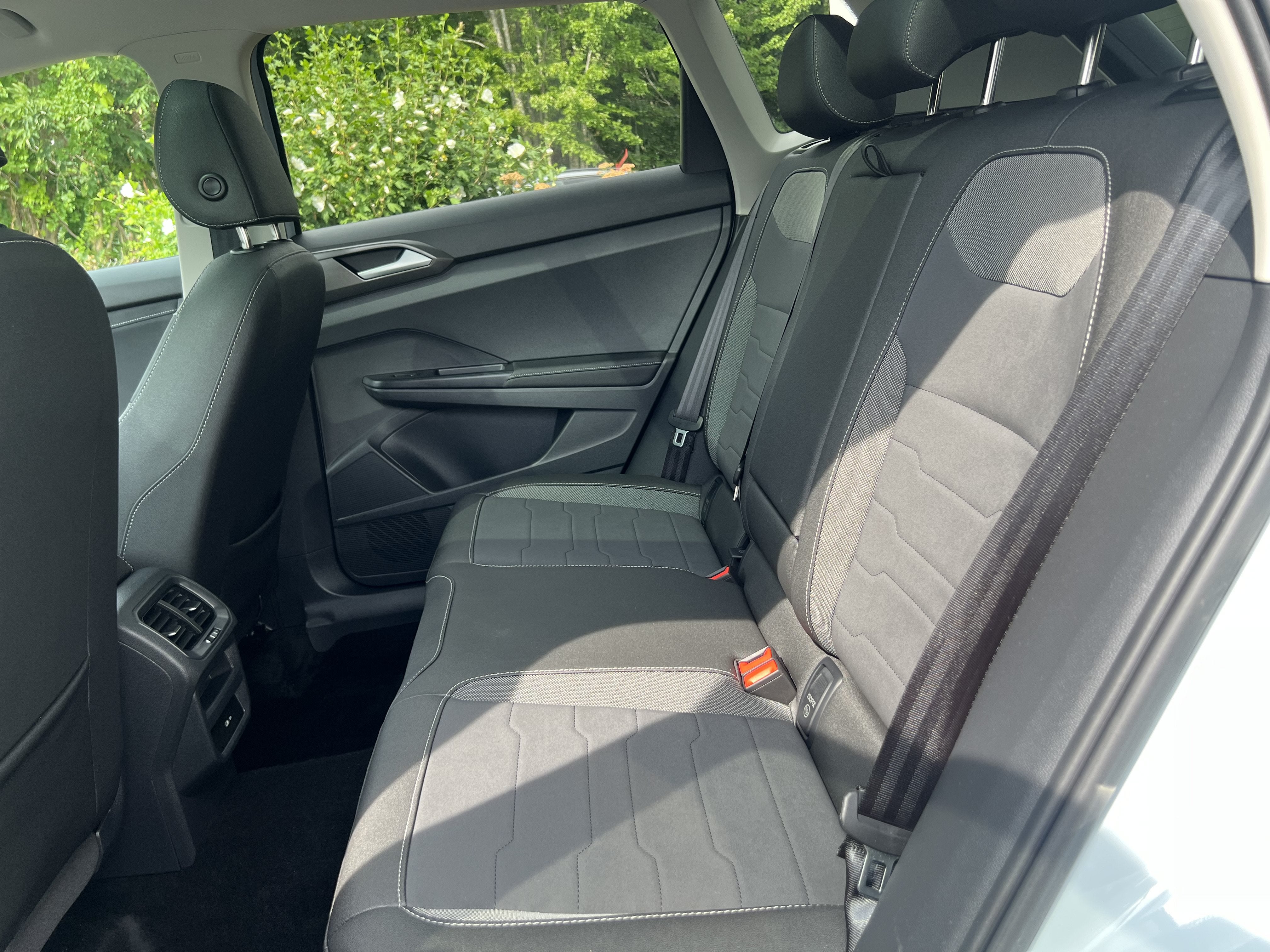 2025 Volkswagen Taos SE Black