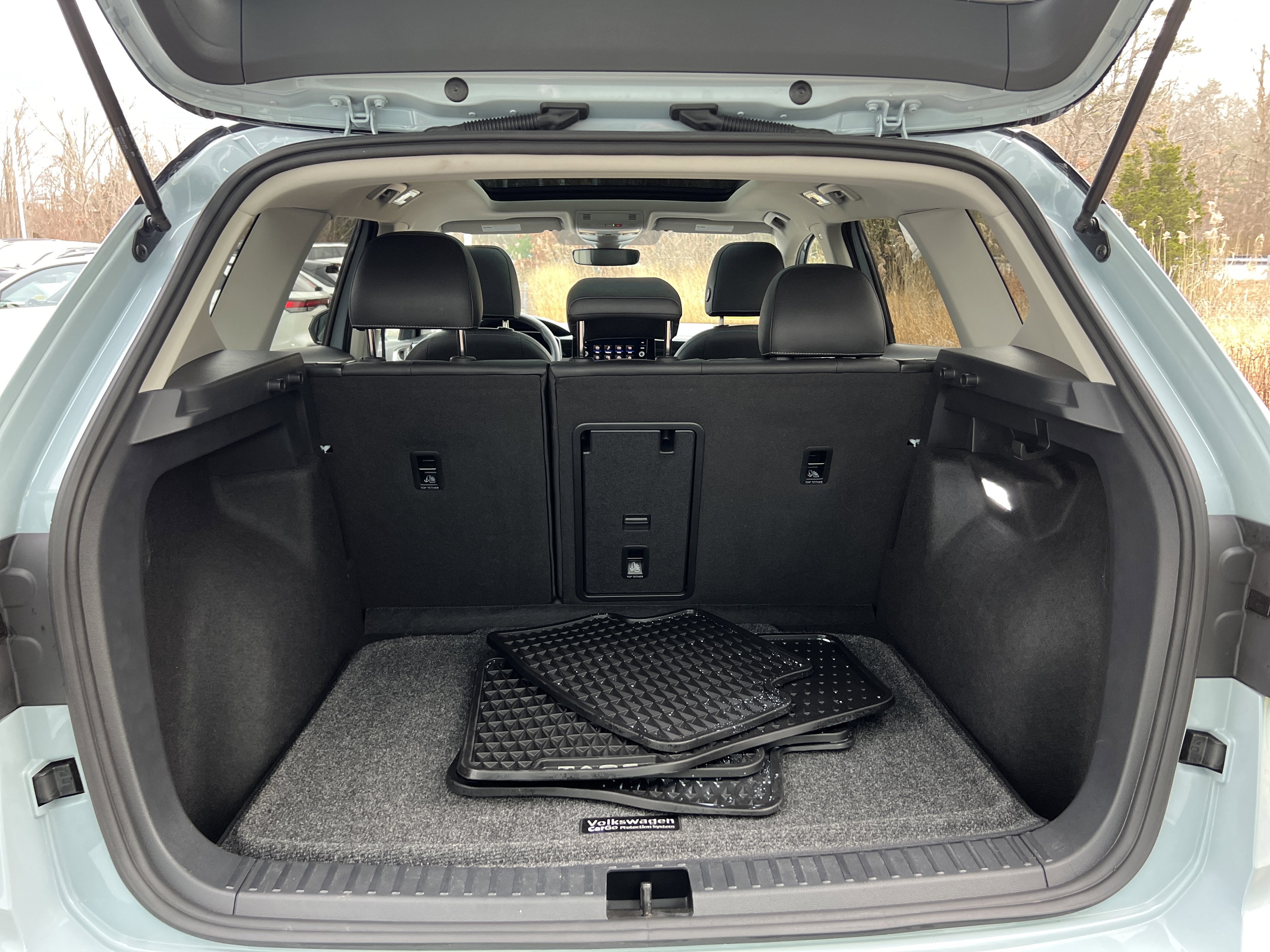 2025 Volkswagen Taos SE Black