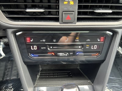 2025 Volkswagen Taos SE Black