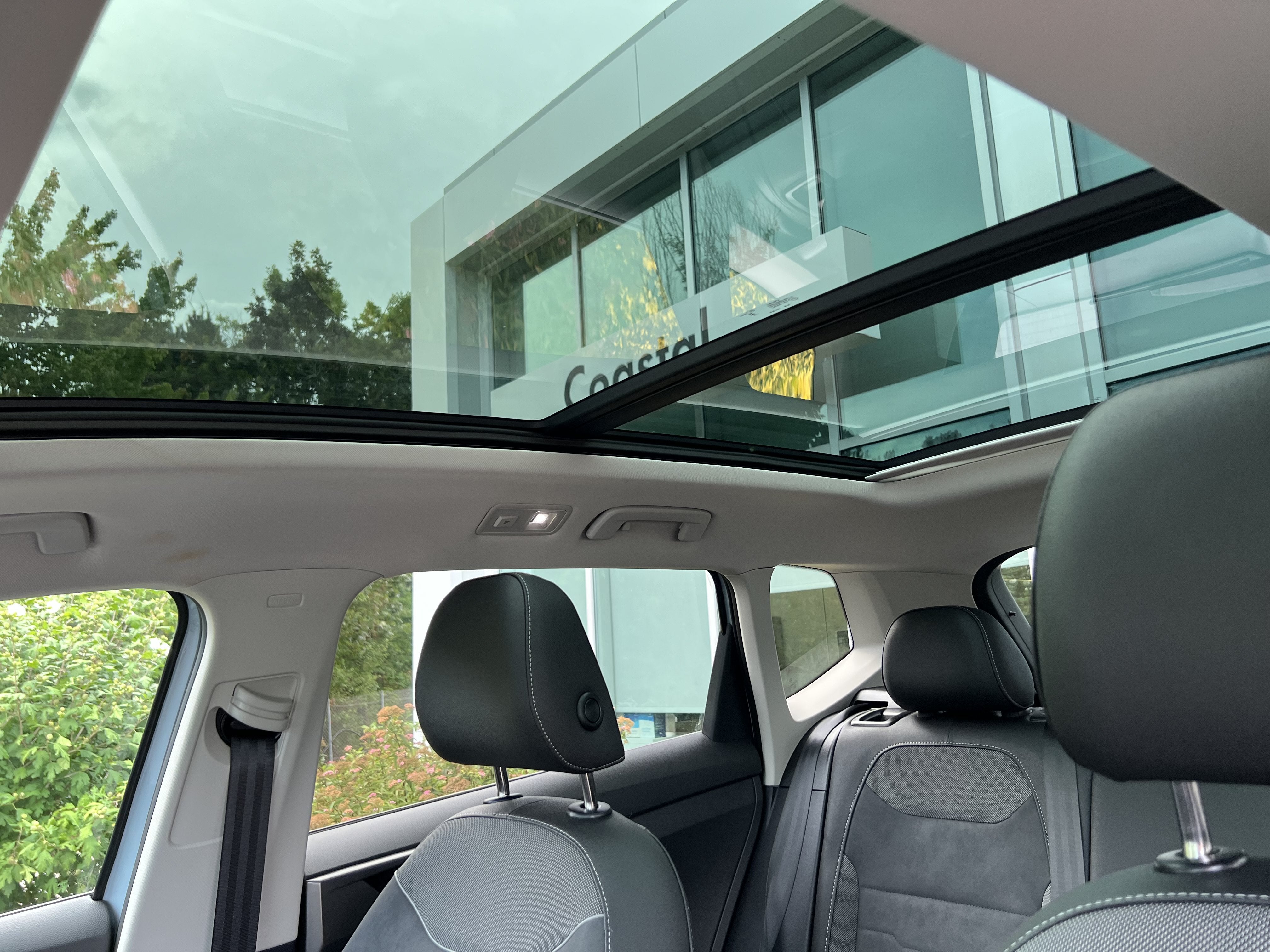 2025 Volkswagen Taos SE Black