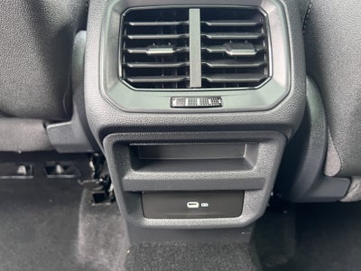 2025 Volkswagen Taos SE Black