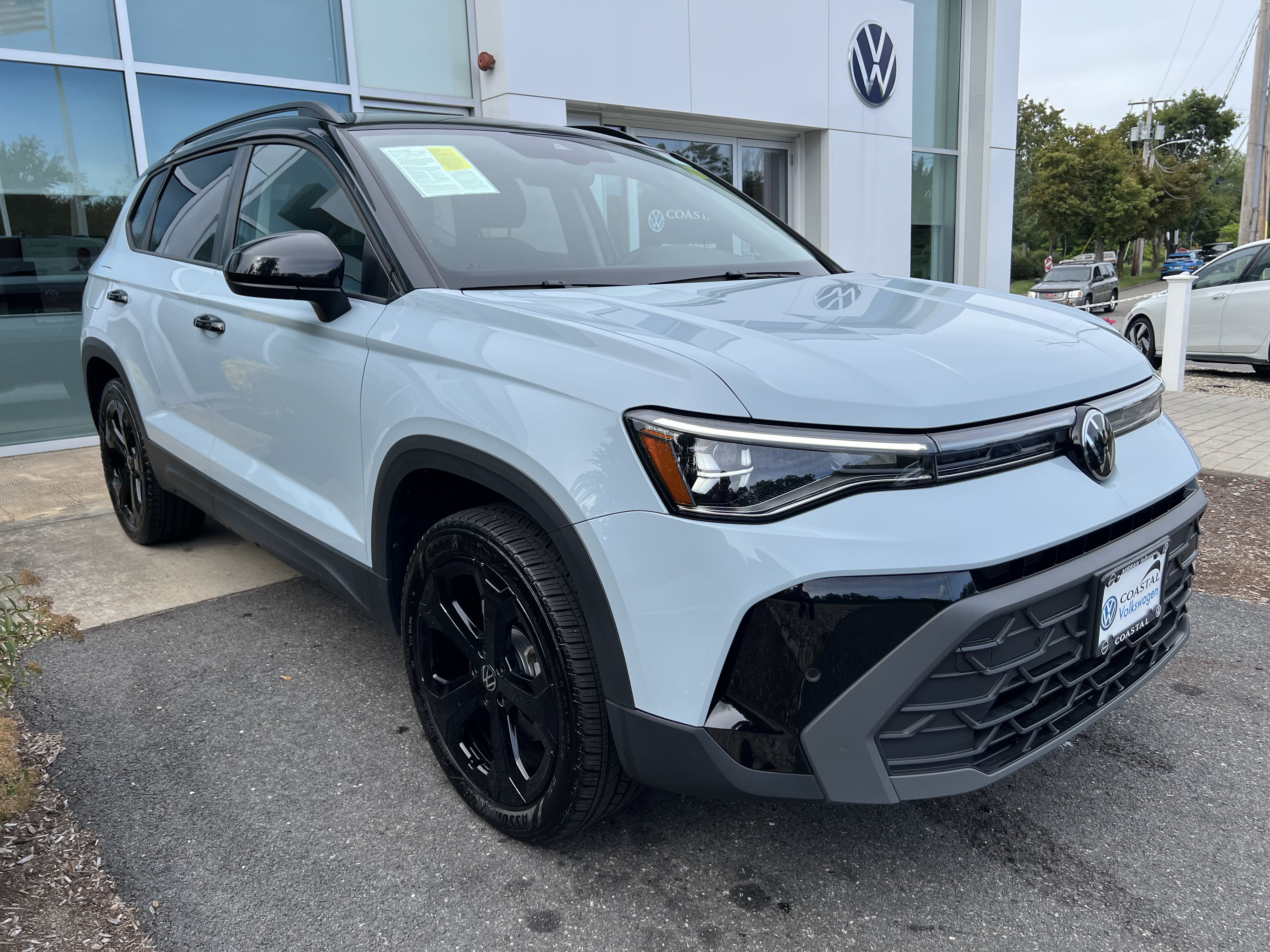 2025 Volkswagen Taos SE Black