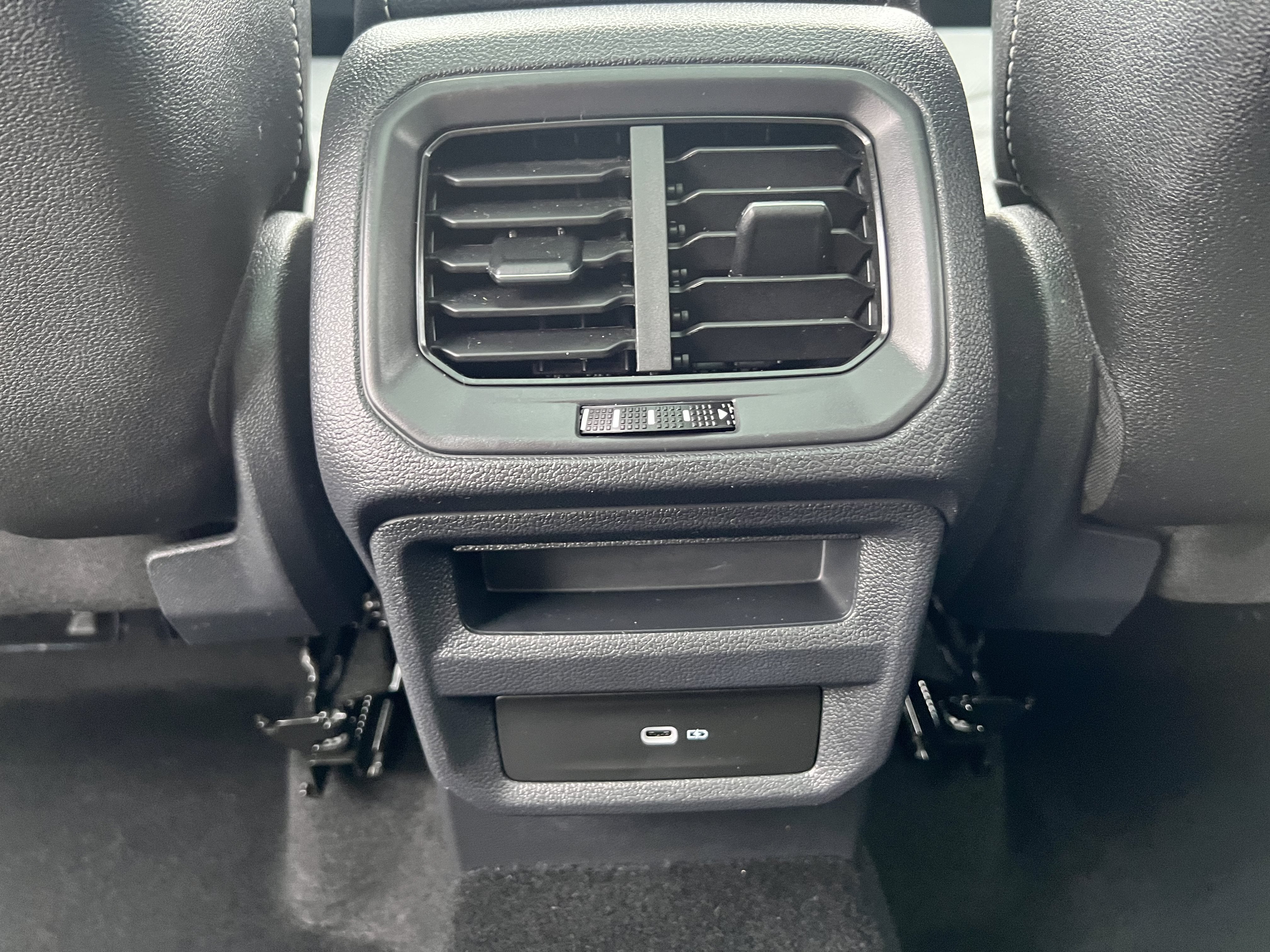 2023 Volkswagen Taos SEL