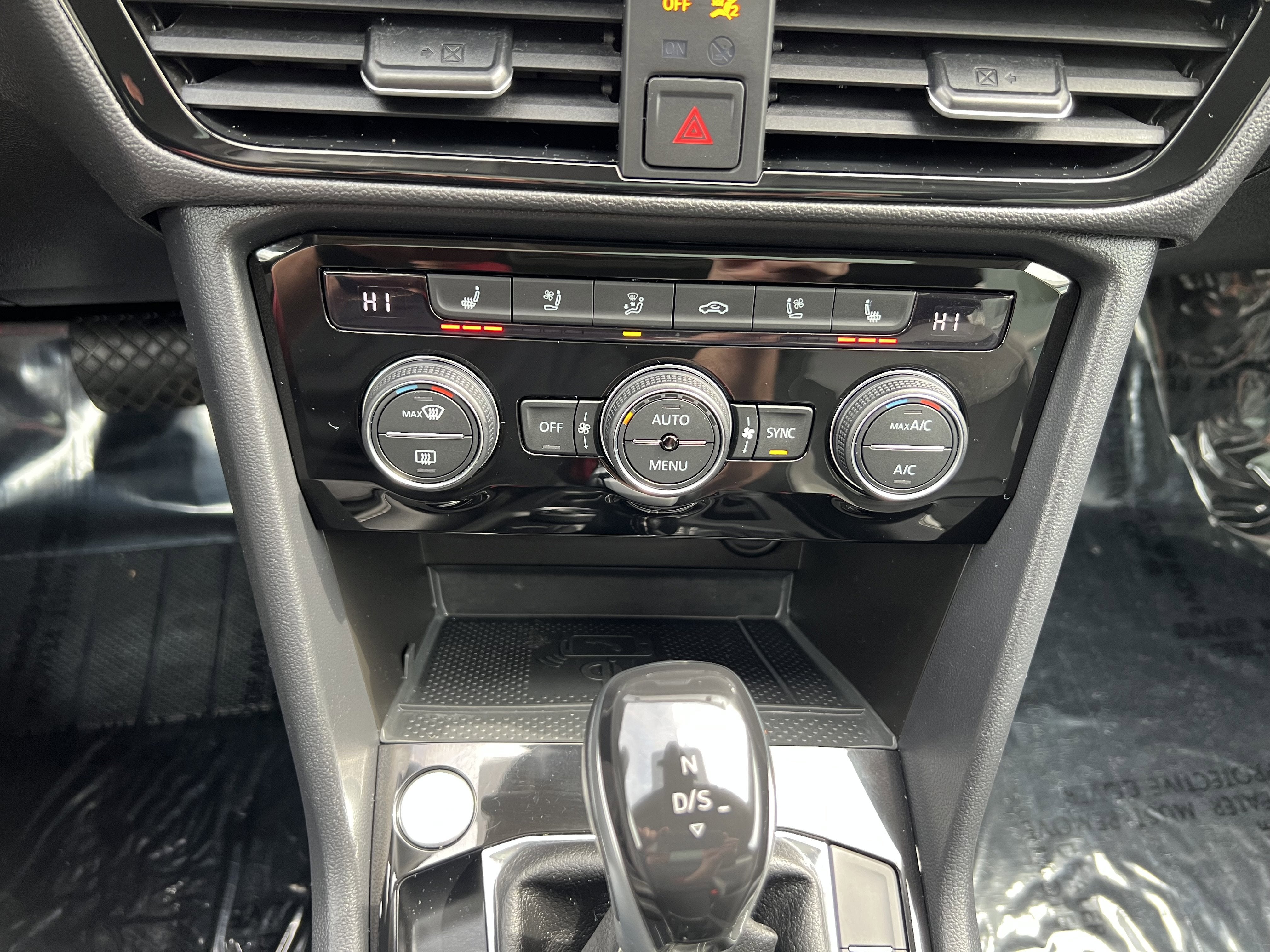 2023 Volkswagen Taos SEL