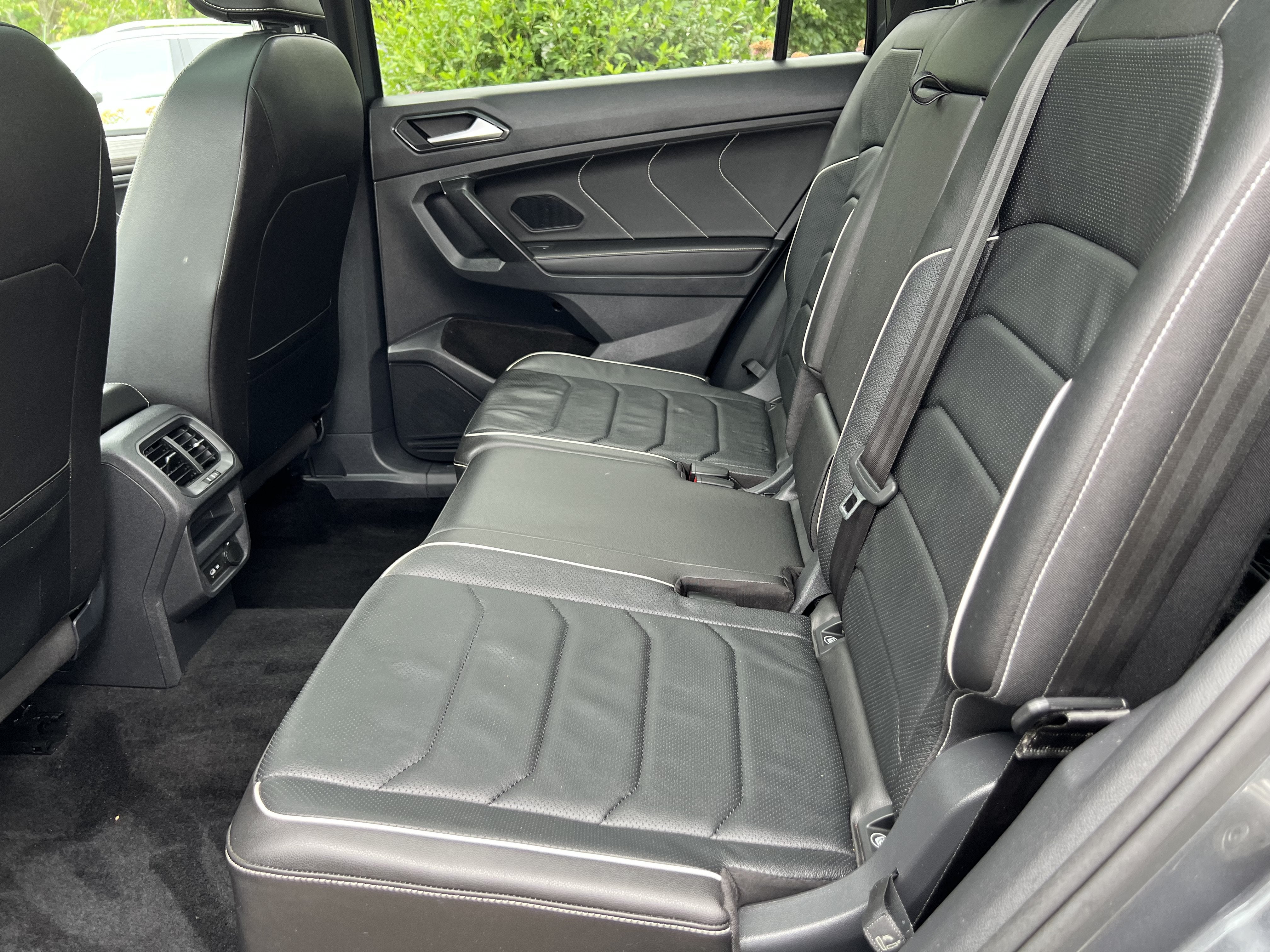 2023 Volkswagen Tiguan SEL R-Line
