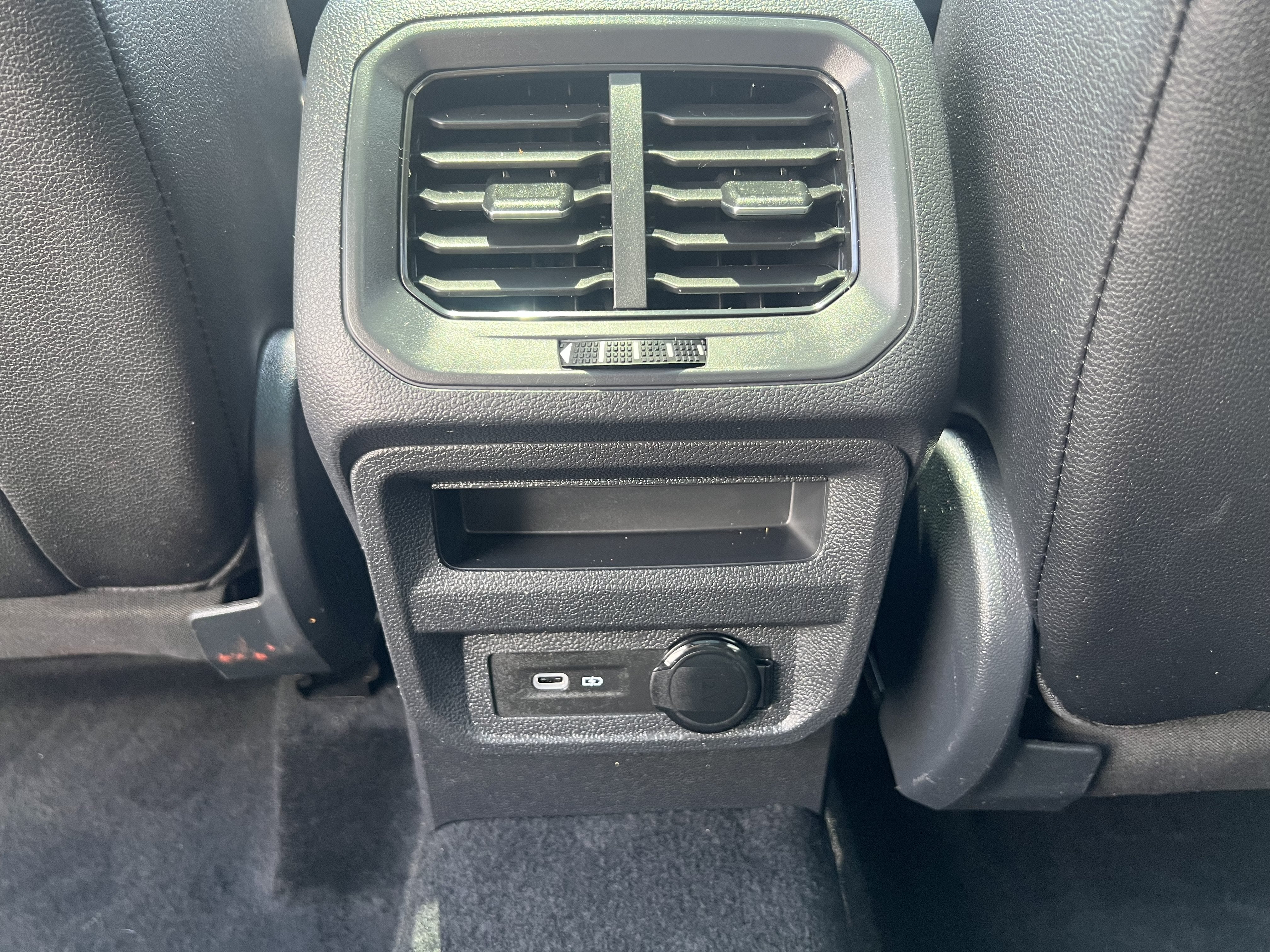 2023 Volkswagen Tiguan SEL R-Line