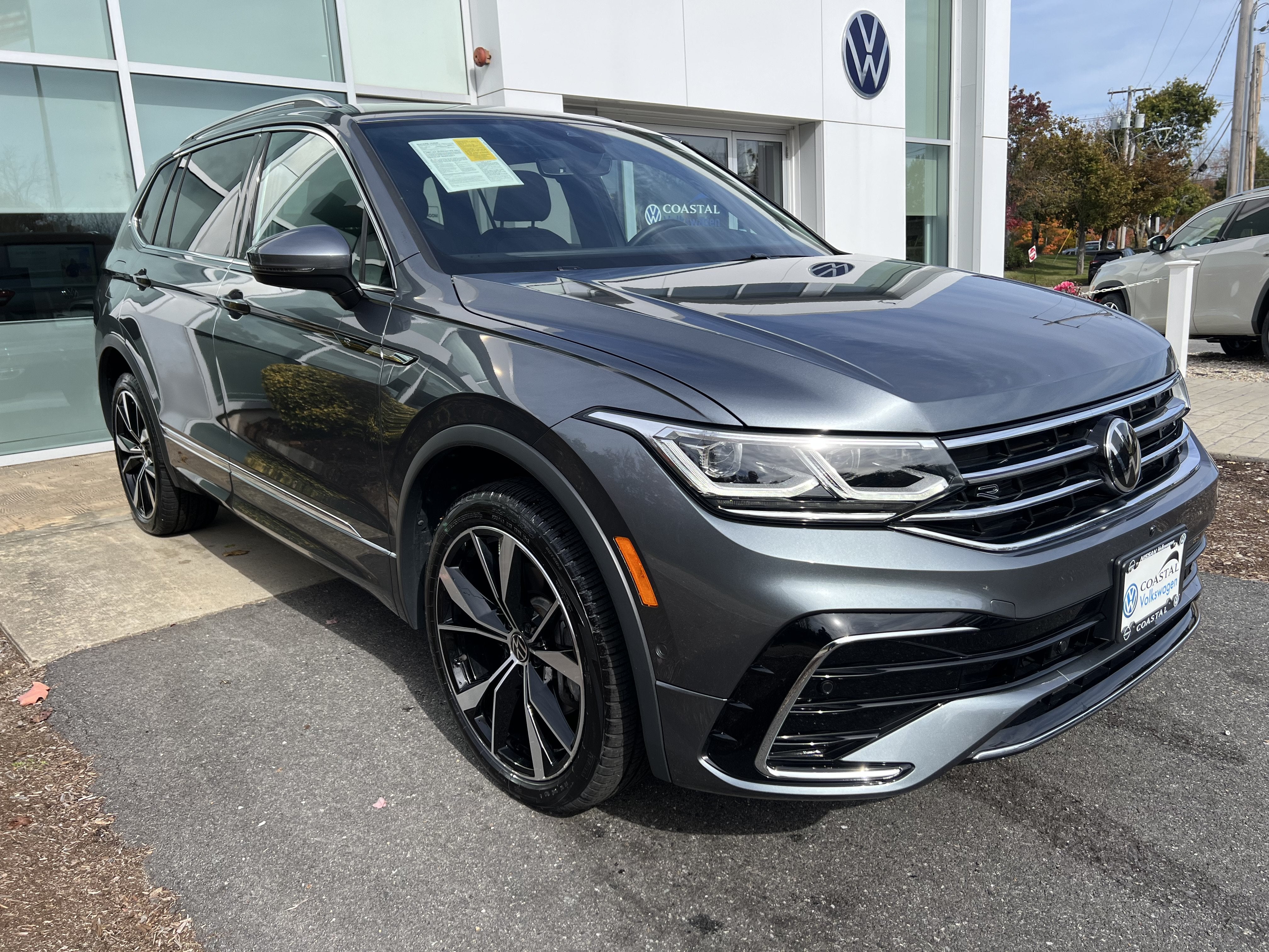 2023 Volkswagen Tiguan SEL R-Line