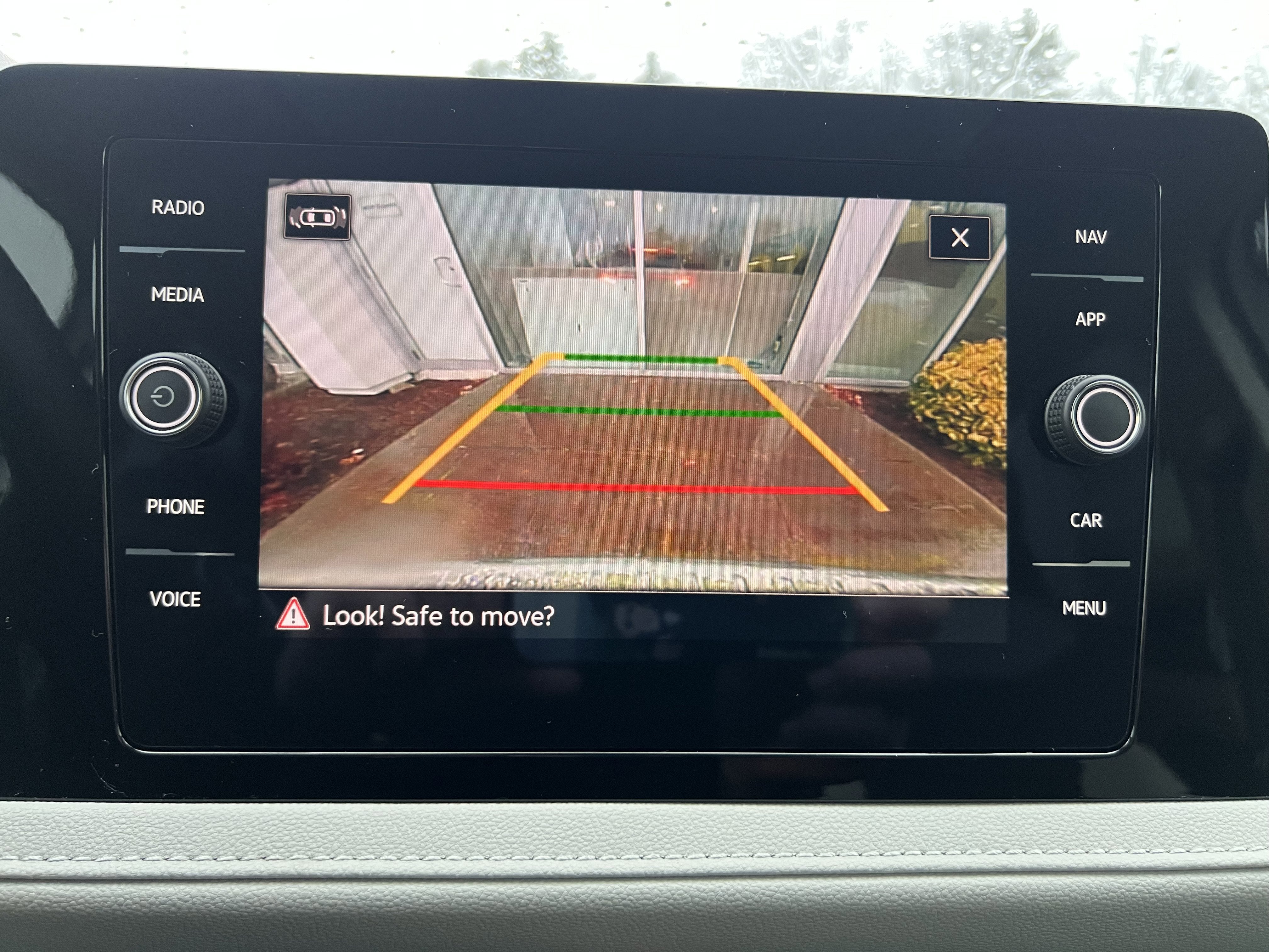 2025 Volkswagen Taos SEL w/black wheel package