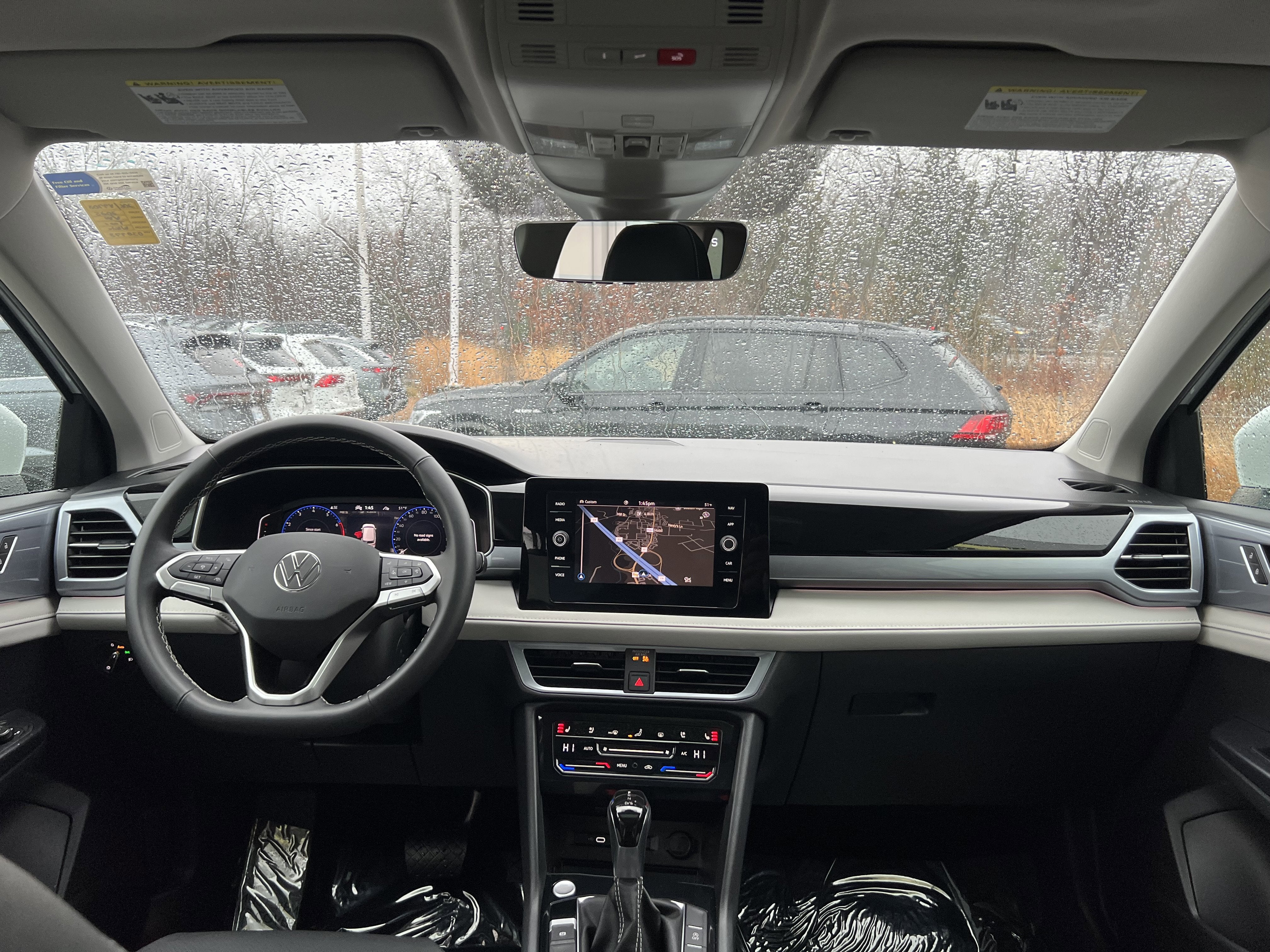 2025 Volkswagen Taos SEL w/black wheel package