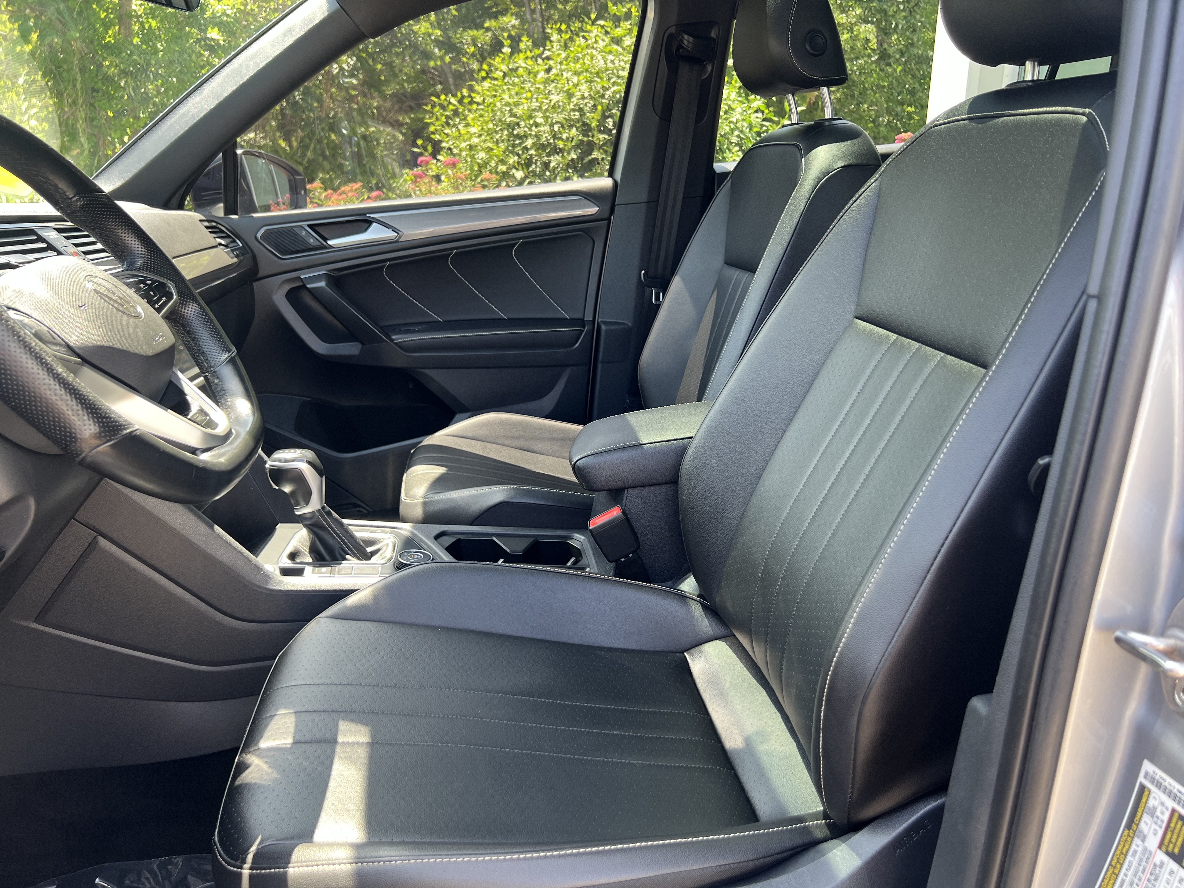 2022 Volkswagen Tiguan SE R-Line Black