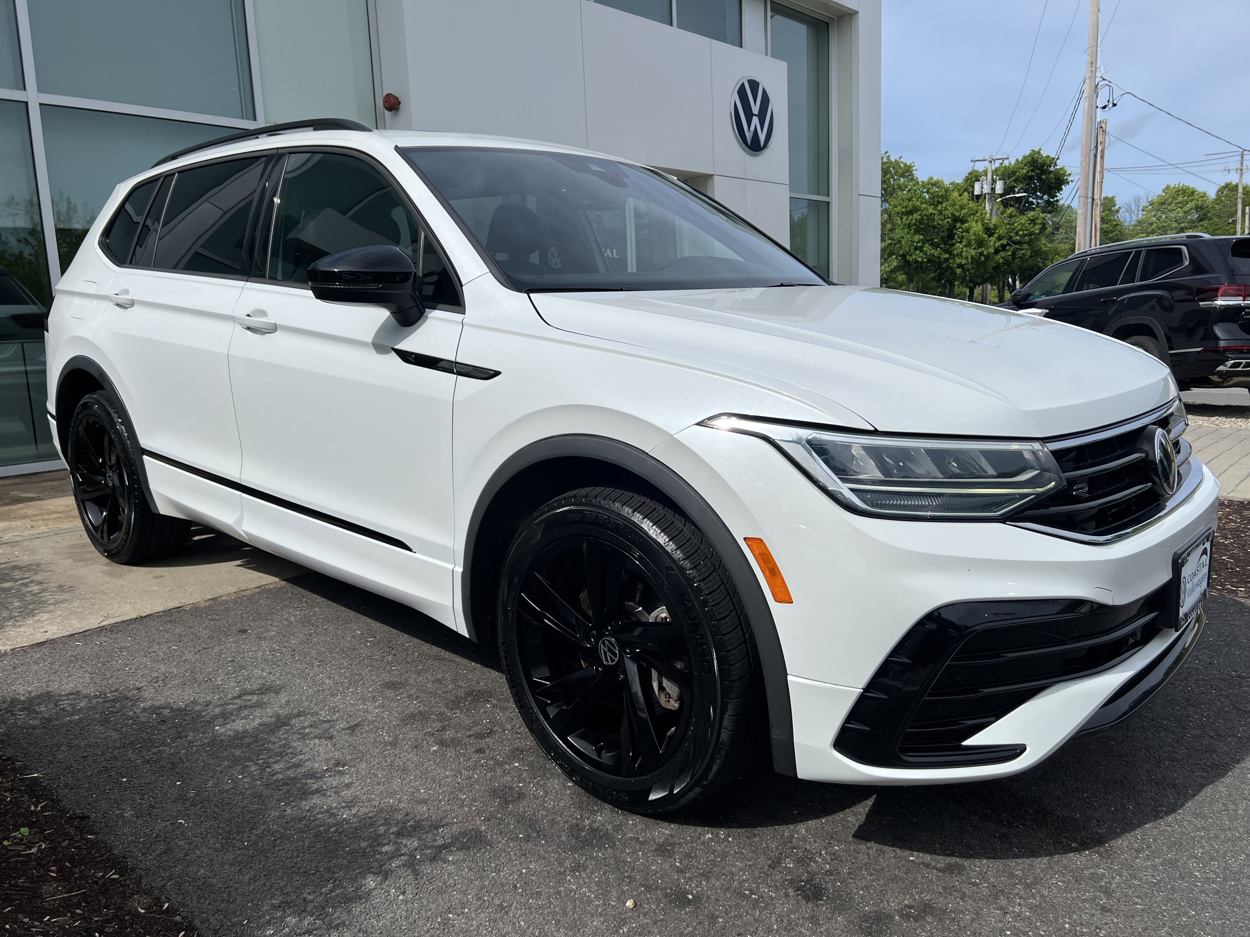 2023 Volkswagen Tiguan SE R-Line Black