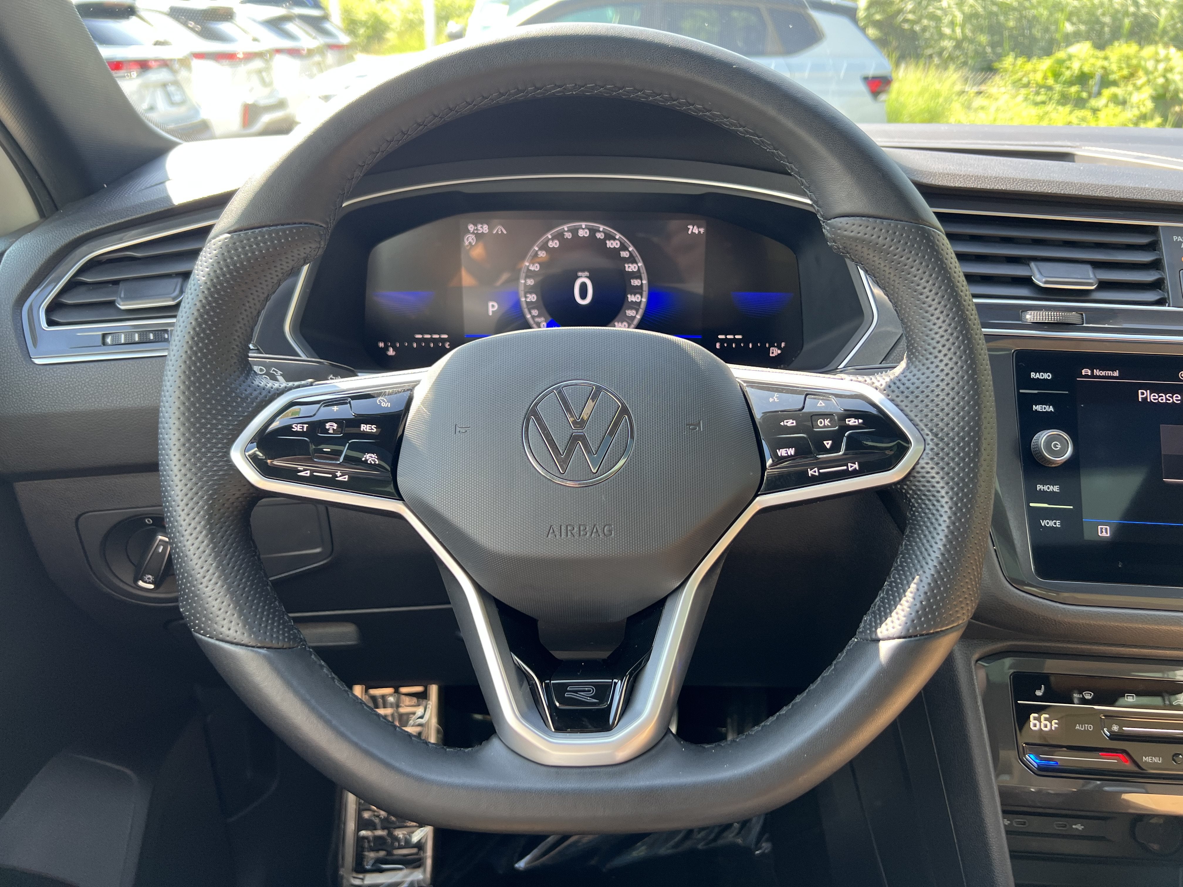 2023 Volkswagen Tiguan SE R-Line Black