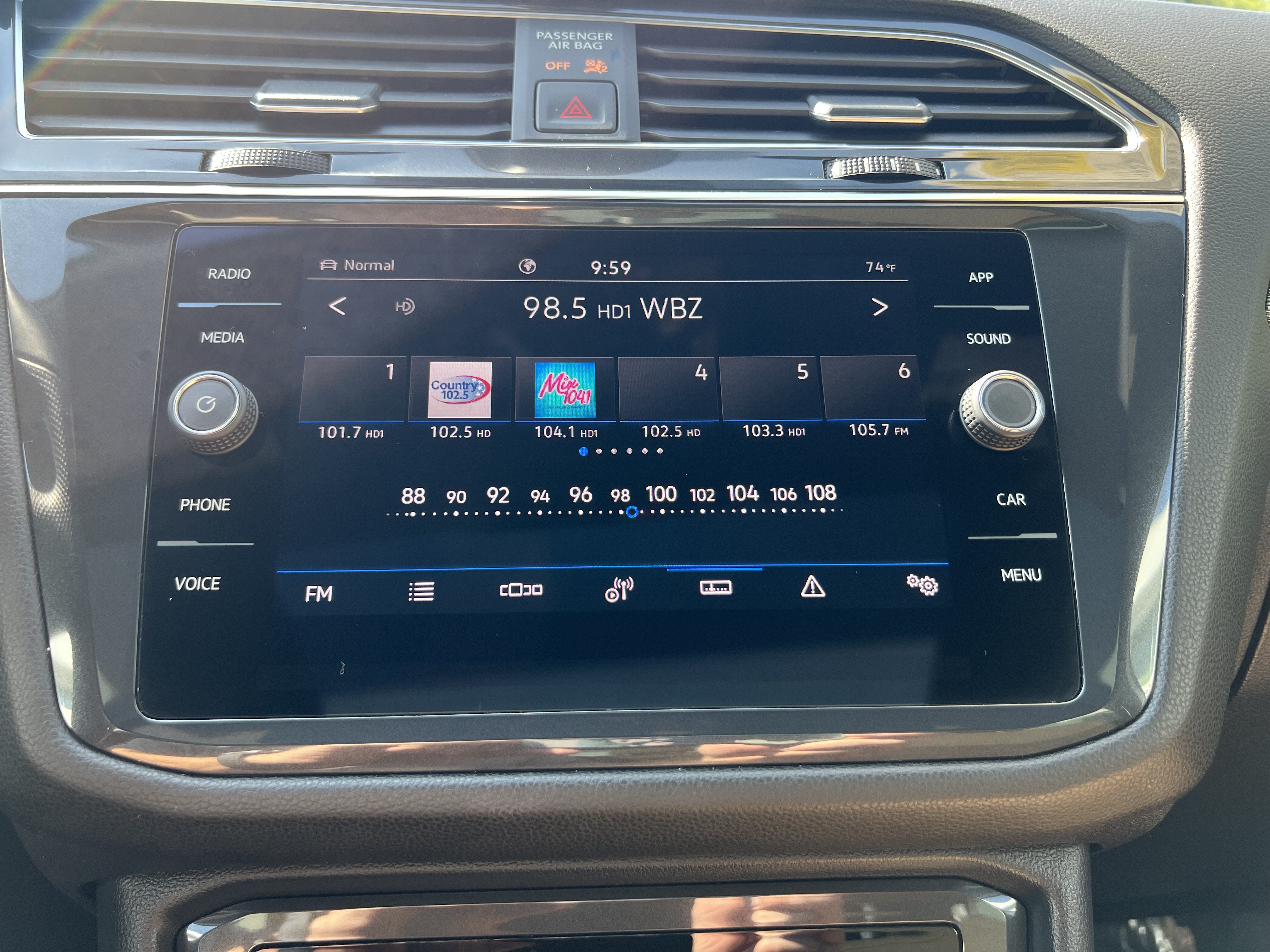 2023 Volkswagen Tiguan SE R-Line Black