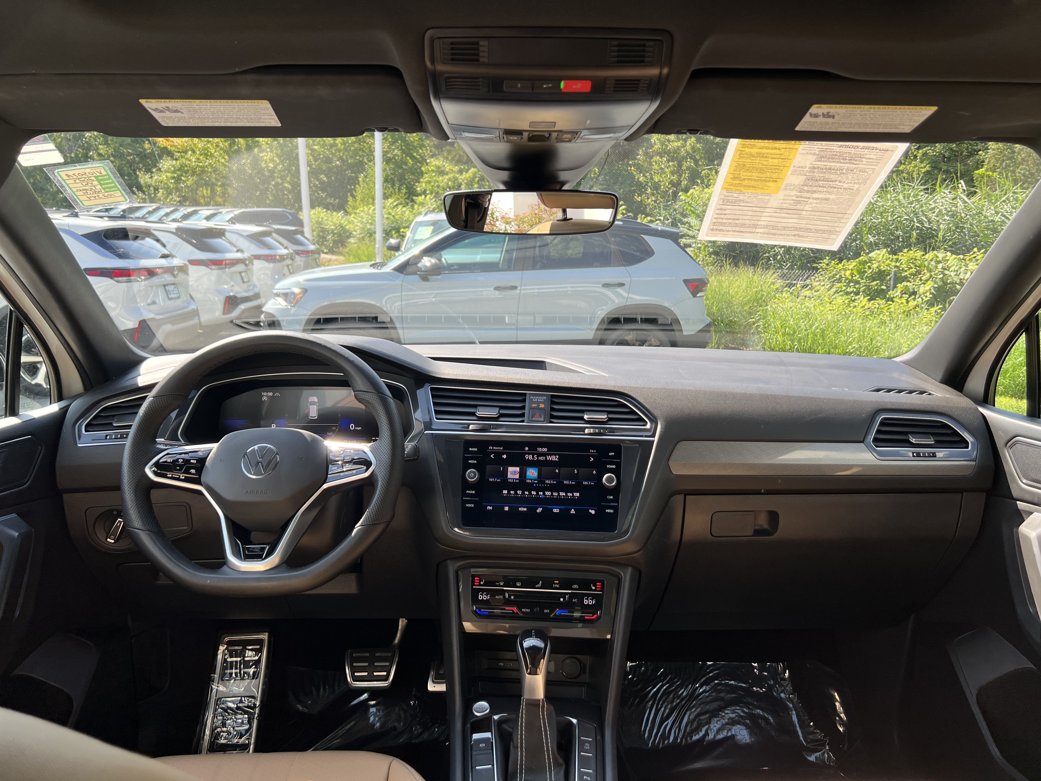 2023 Volkswagen Tiguan SE R-Line Black