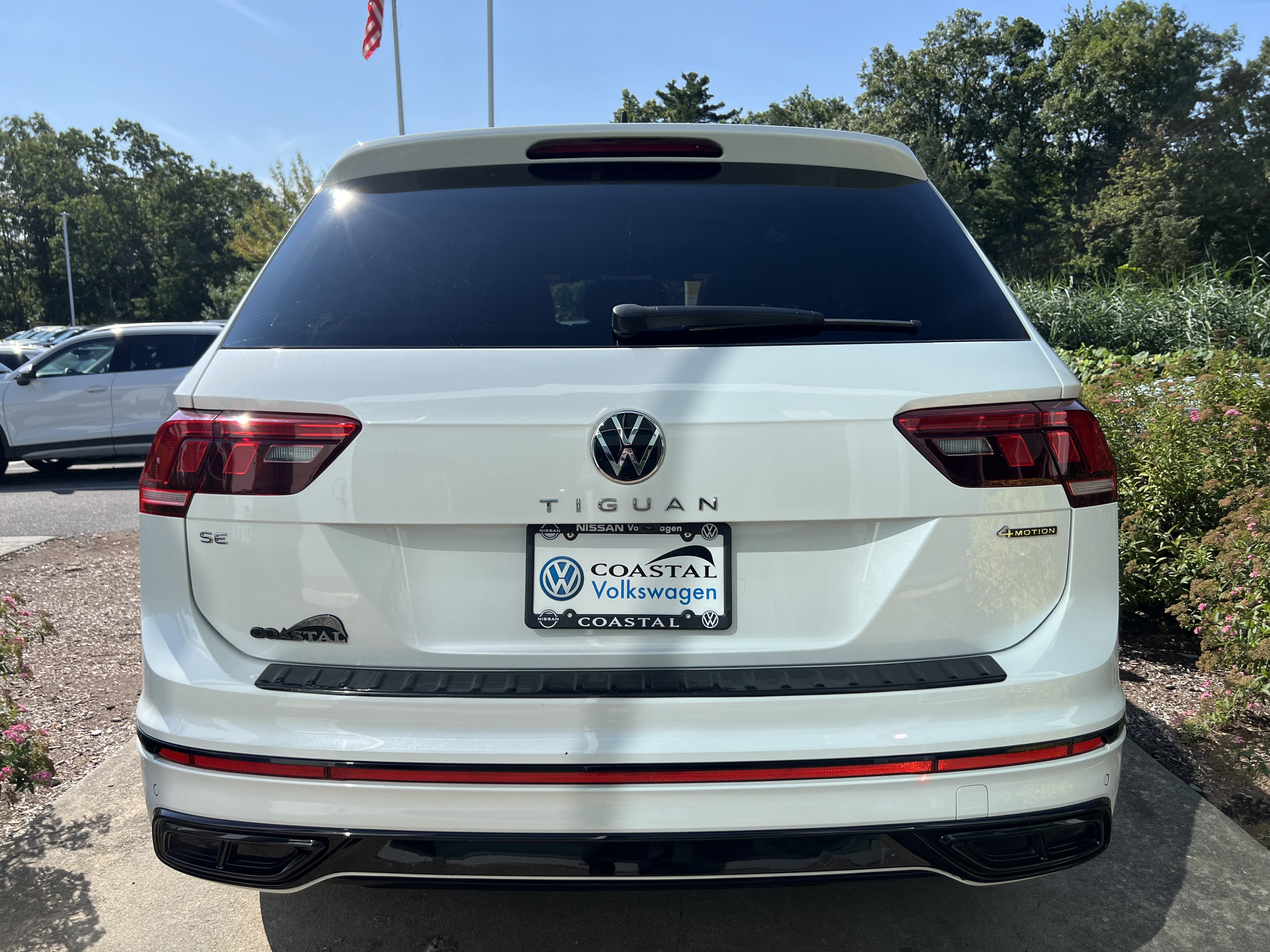 2023 Volkswagen Tiguan SE R-Line Black