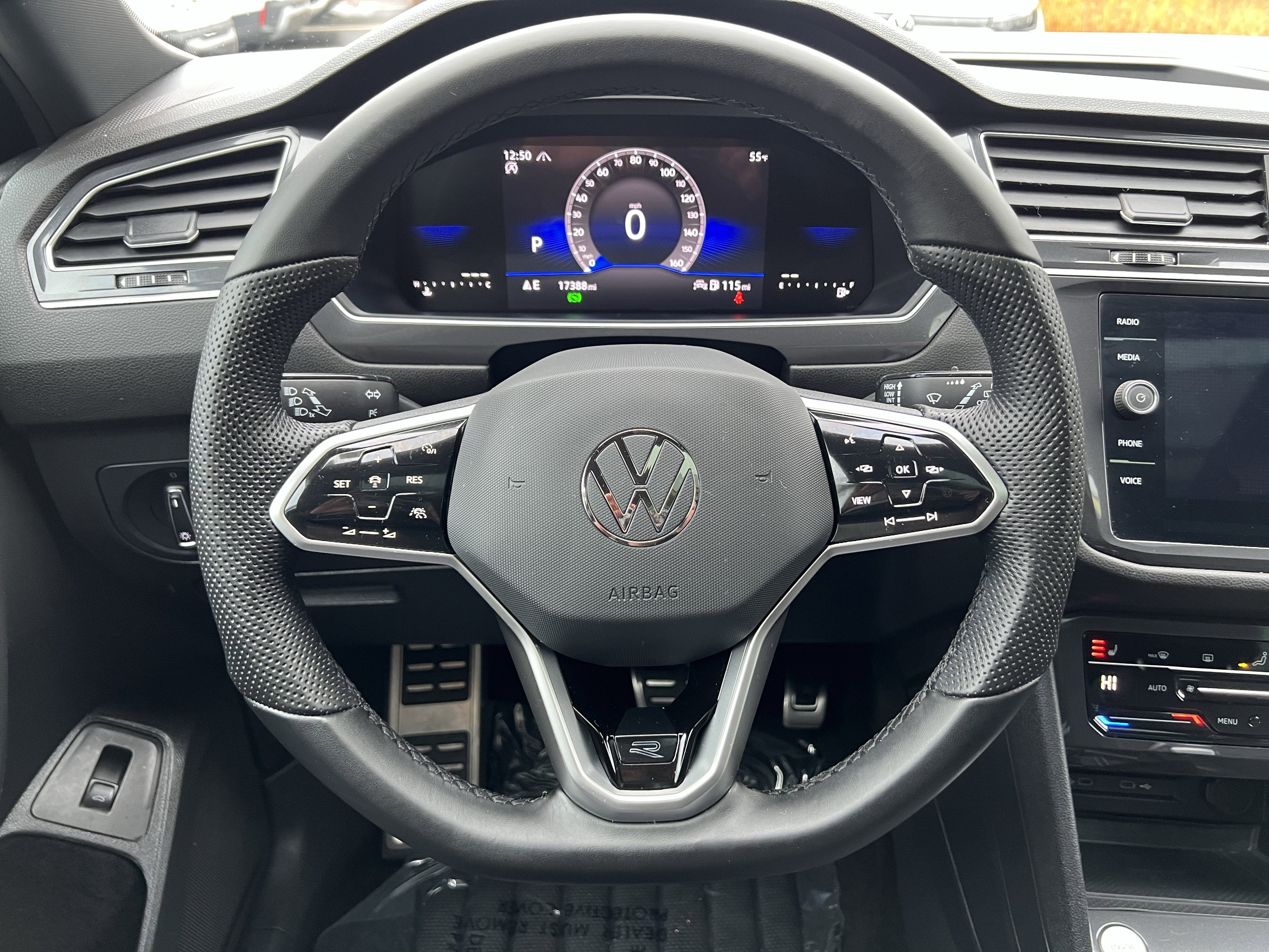 2024 Volkswagen Tiguan SE R-Line Black