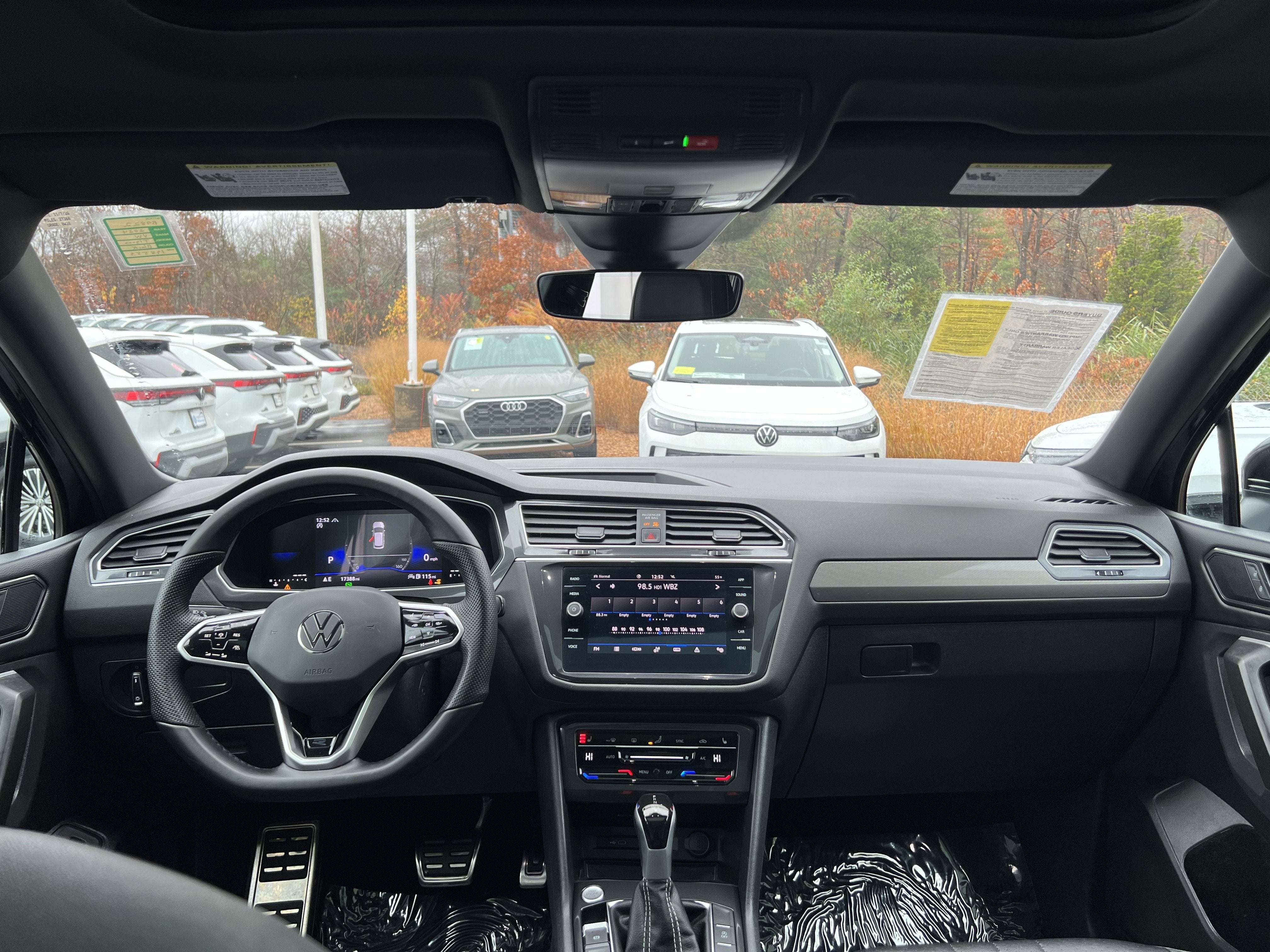 2024 Volkswagen Tiguan SE R-Line Black