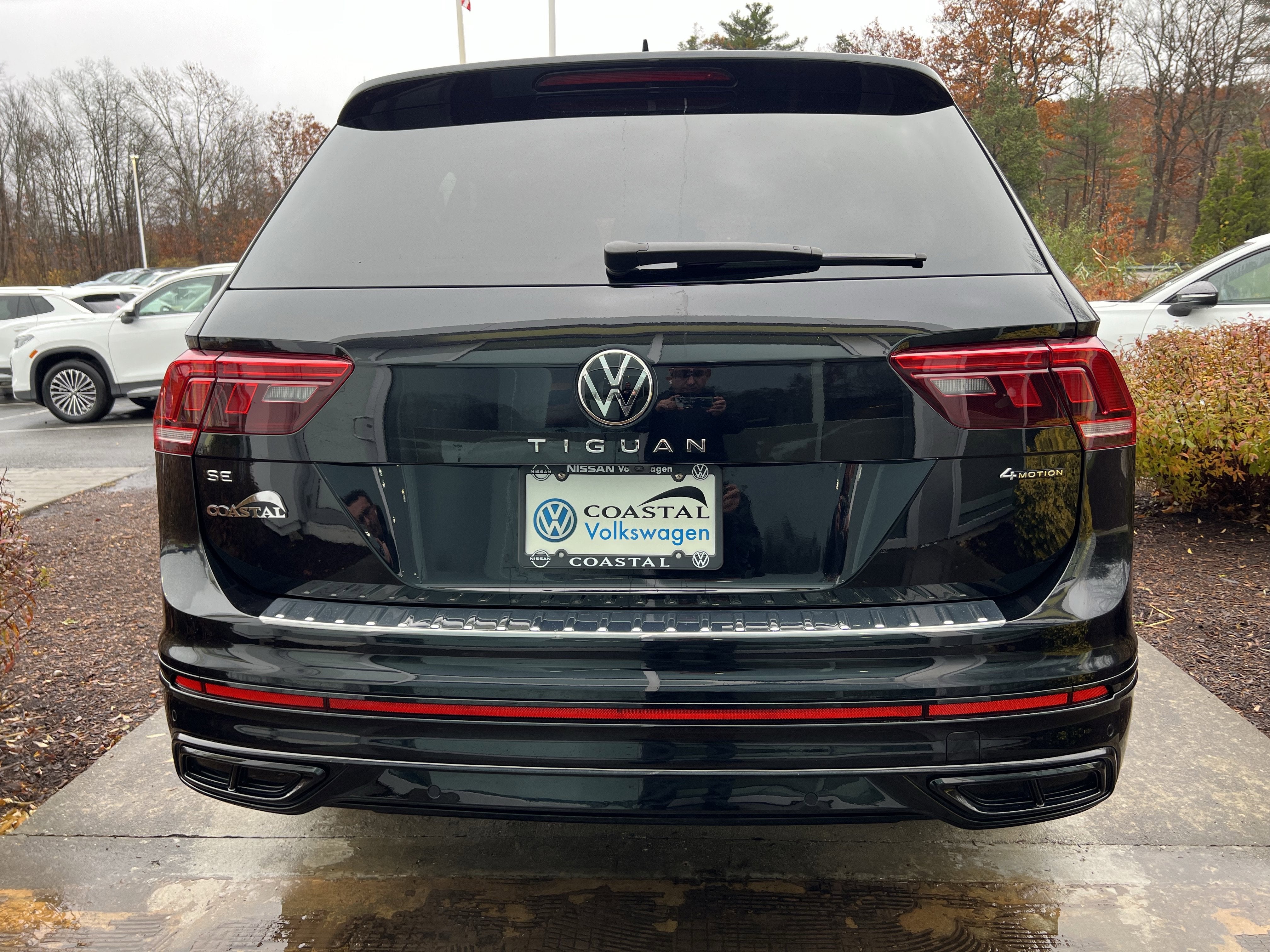 2024 Volkswagen Tiguan SE R-Line Black