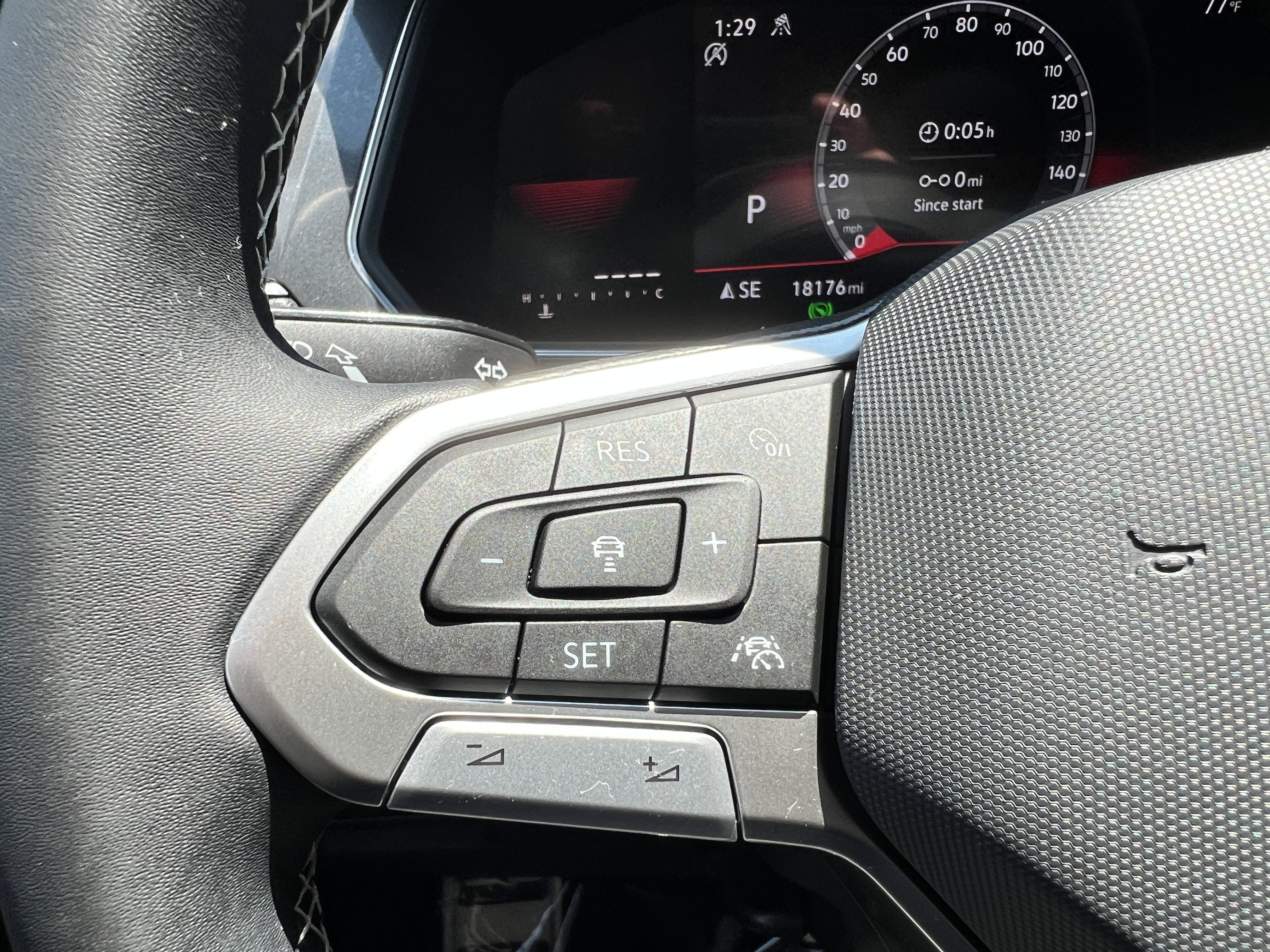 2023 Volkswagen Tiguan SE R-Line Black