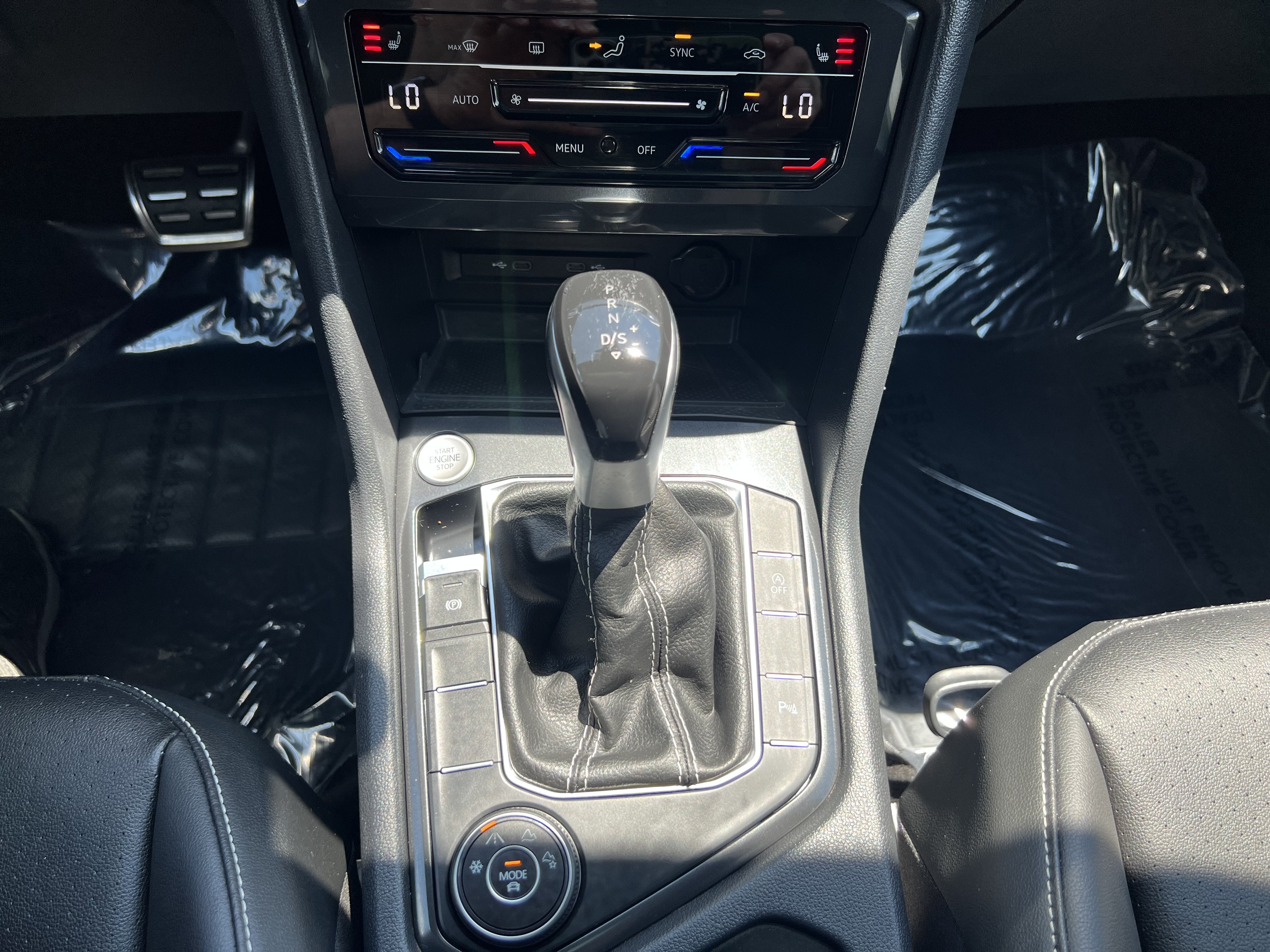2023 Volkswagen Tiguan SE R-Line Black