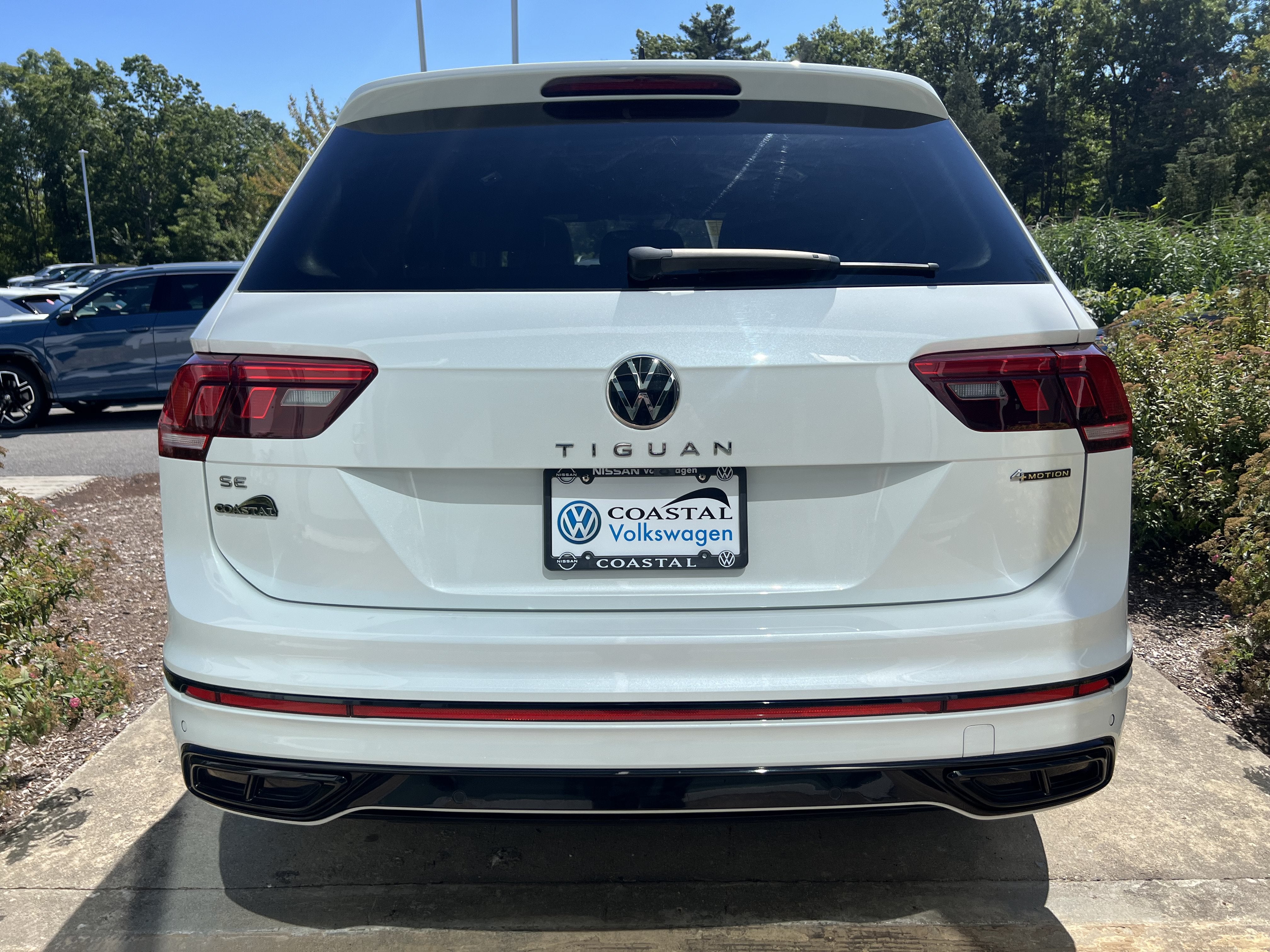 2024 Volkswagen Tiguan SE R-Line Black