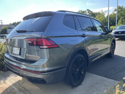 2022 Volkswagen Tiguan SE R-Line Black