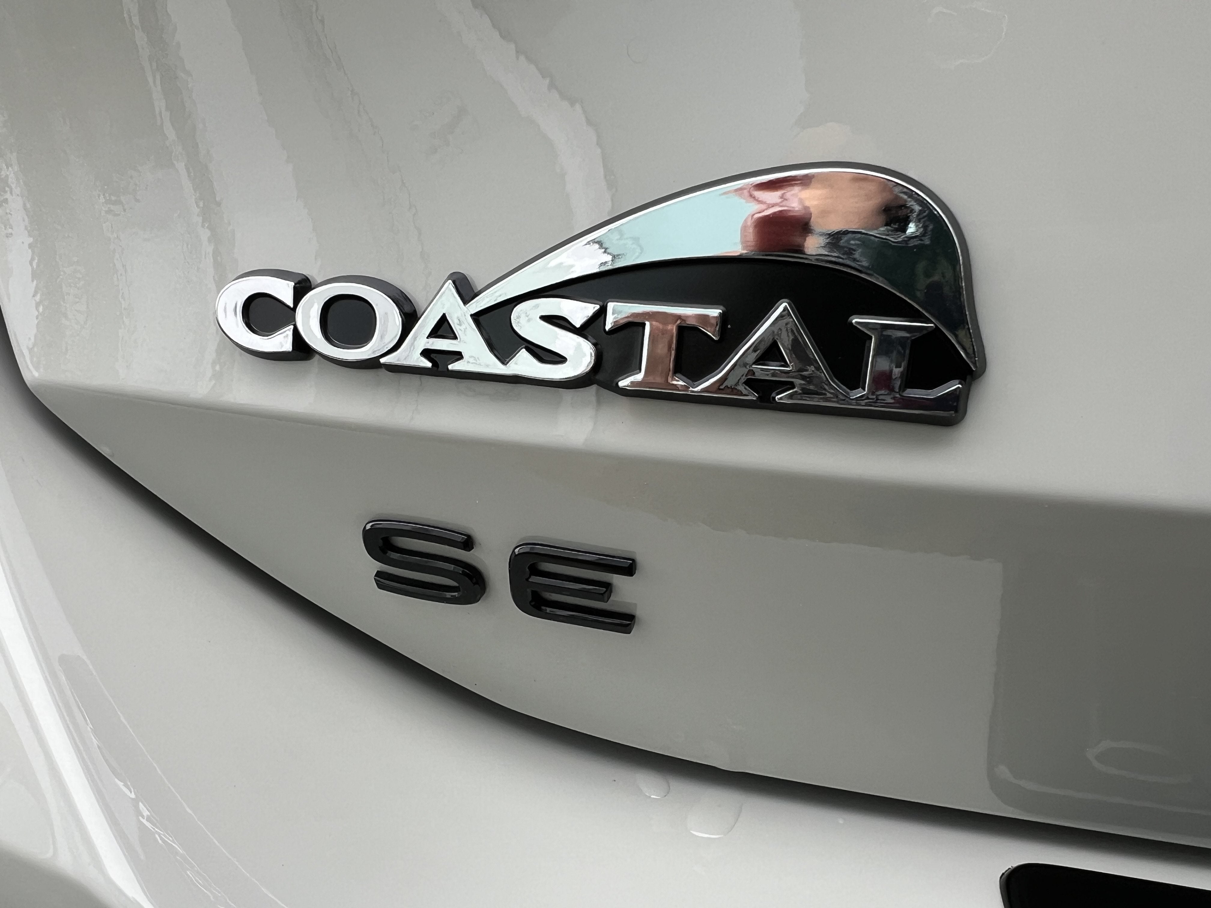 2025 Volkswagen Tiguan SE R-Line Black