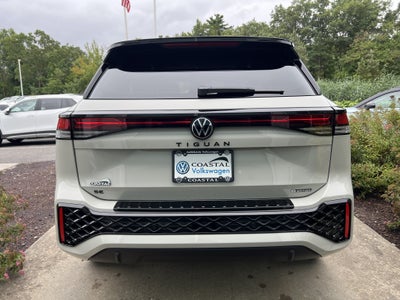 2025 Volkswagen Tiguan SE R-Line Black