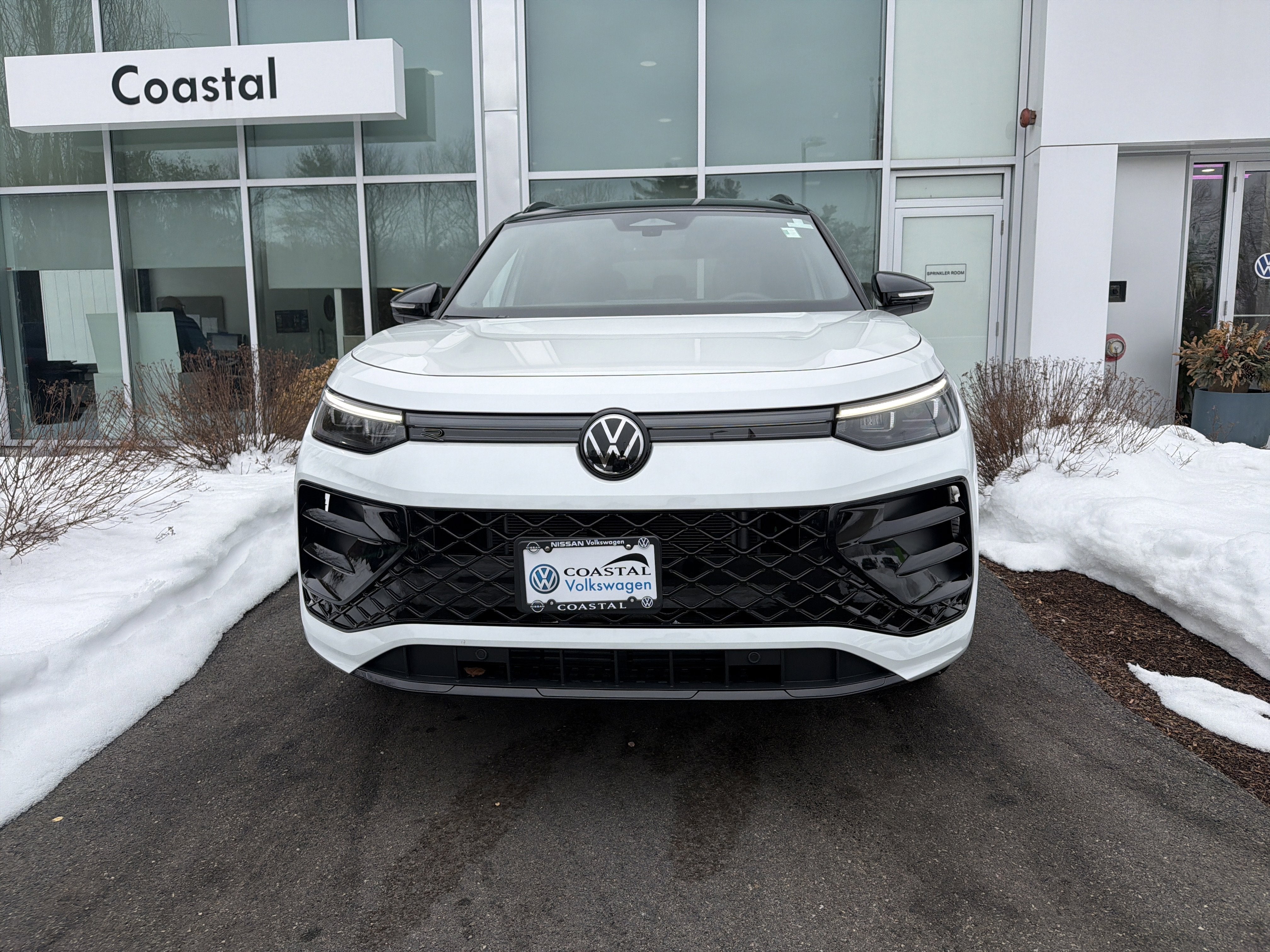 2025 Volkswagen Tiguan SE R-Line Black