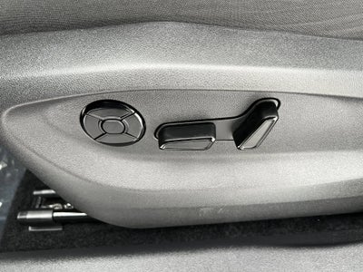 2025 Volkswagen Tiguan SE R-Line Black